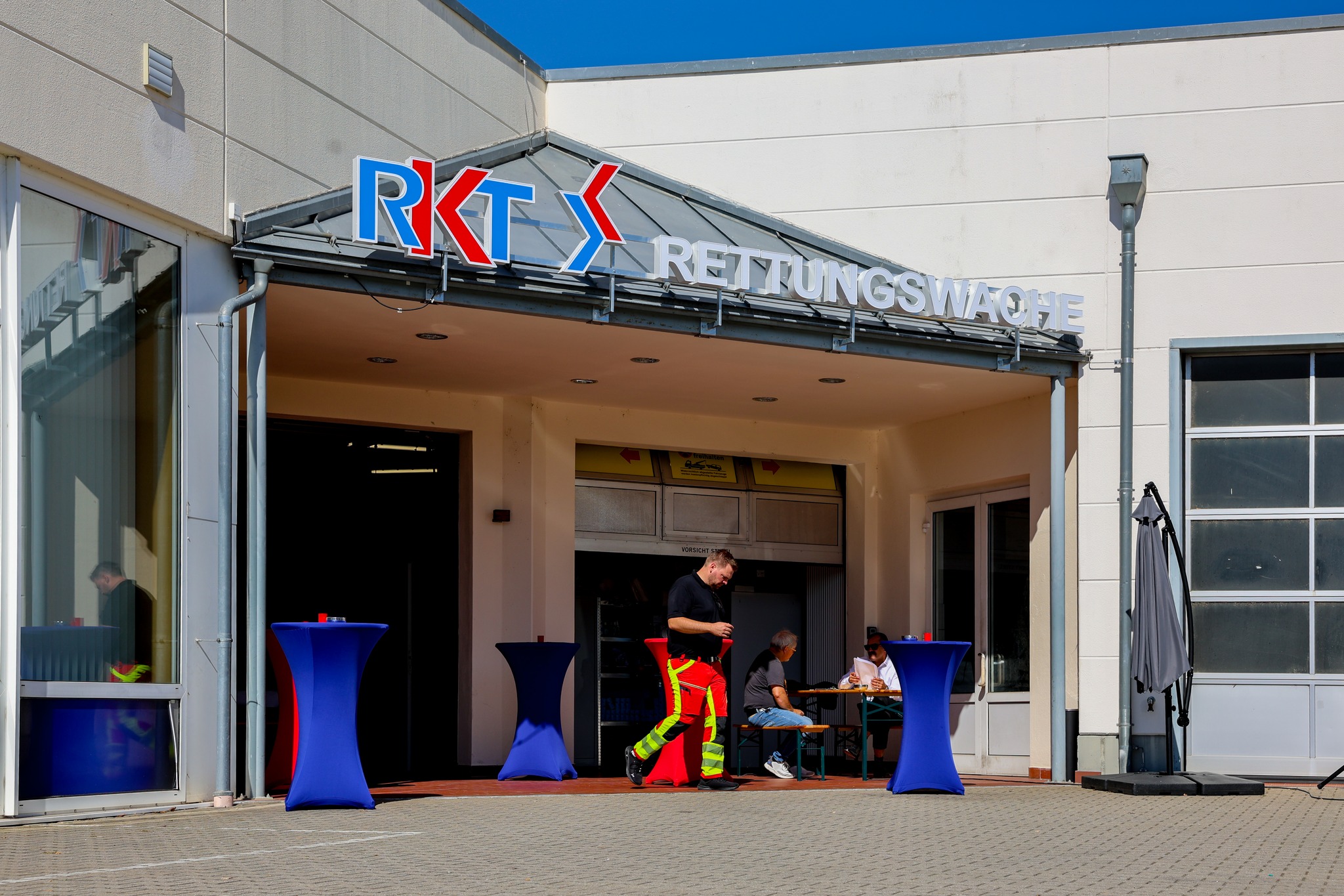 RKT Rettungsdienst - • STELLENANZEIGE • Zur Verstärkung unseres Teams ...