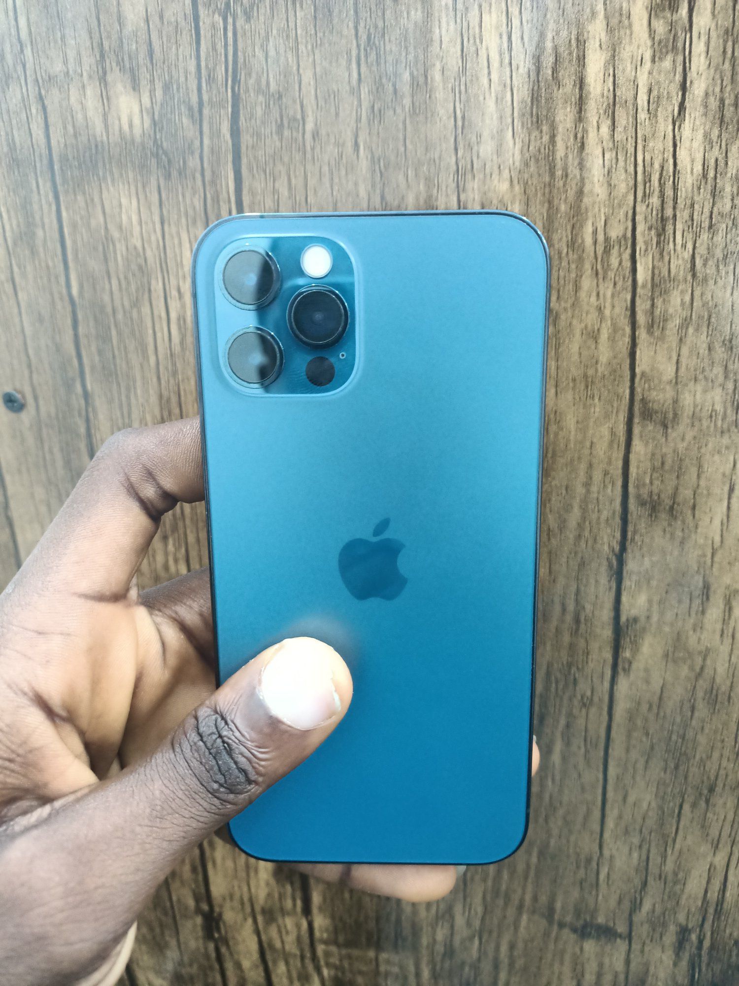 iPhone 12 pro 256GB✓ Battery health 99✓ Working perfectly ? 380k