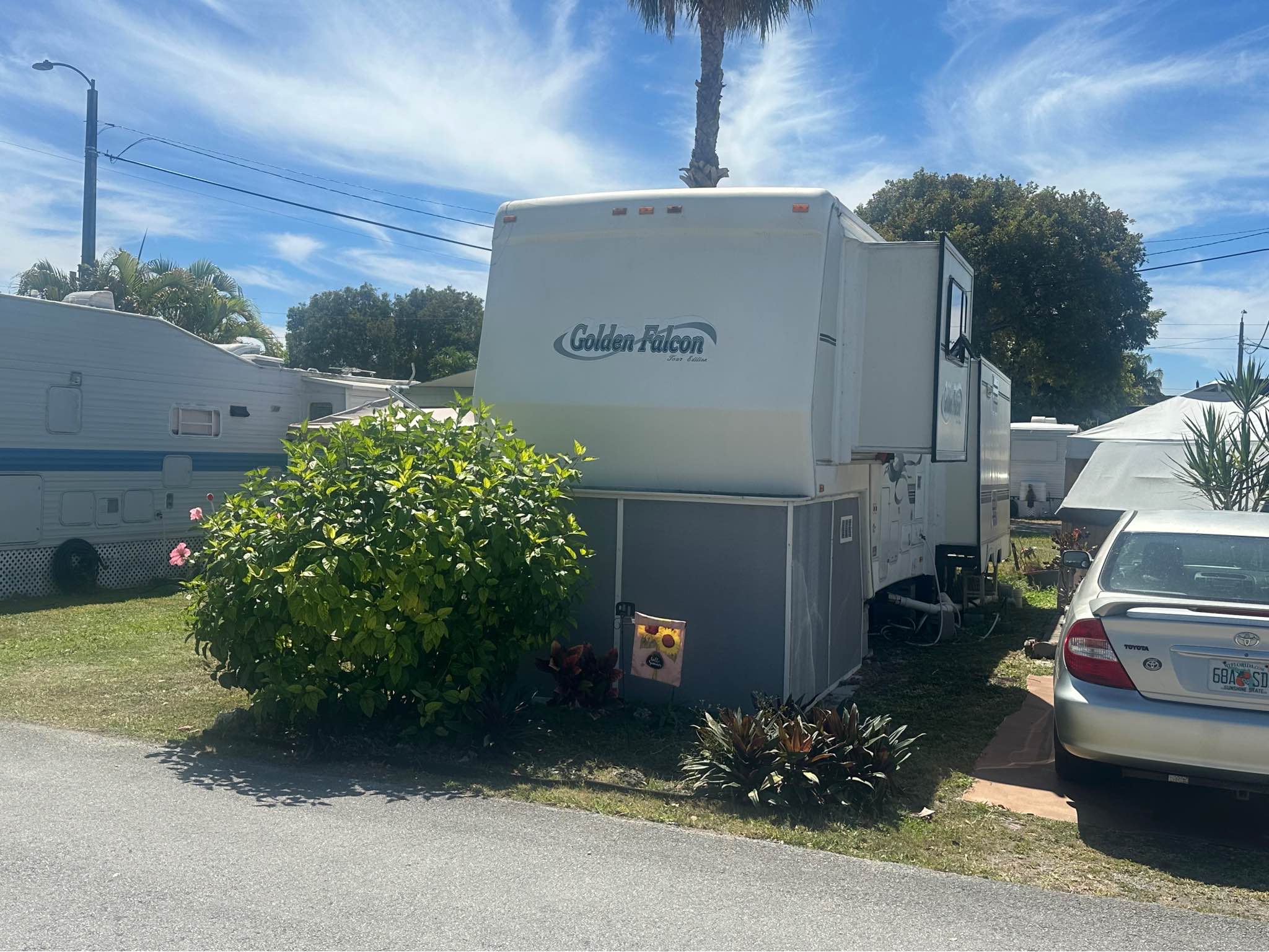 2001 Golden Falcon 32 foot