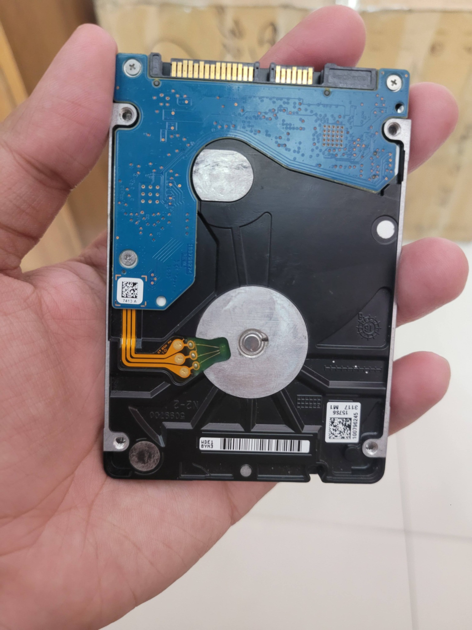 Seagate ST1000LM035 1TB 5400RPM 2.5 SATA 128MB 6.0GB/S Notebook Hard Drive 7mm