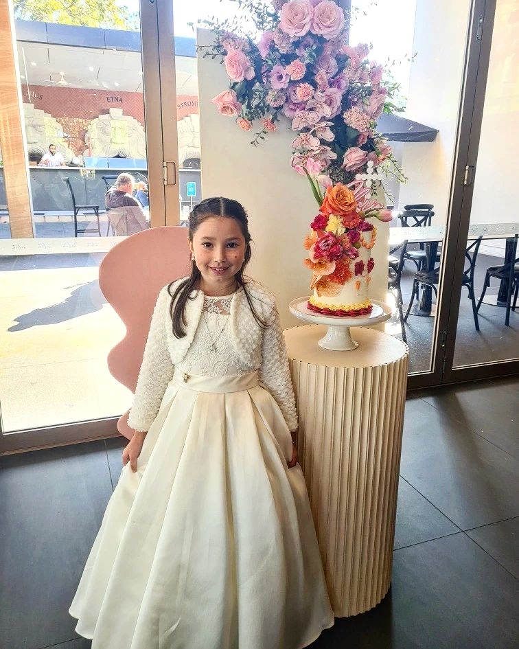 Hoopala Hire - I L A R I A on her Holy Communion Day. The... | Facebook
