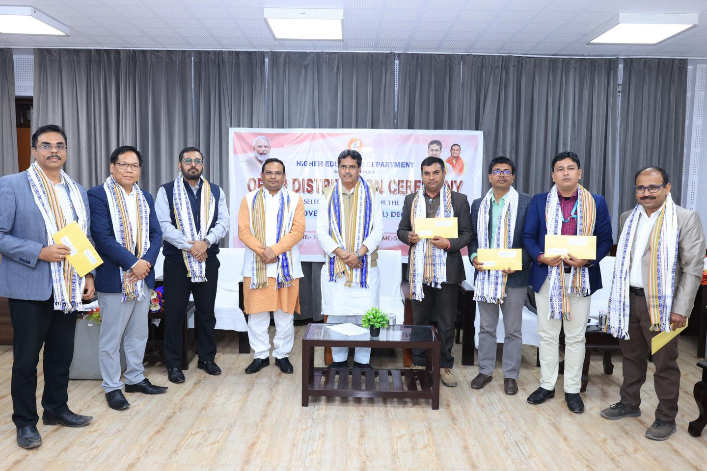 Dr.Manik Saha