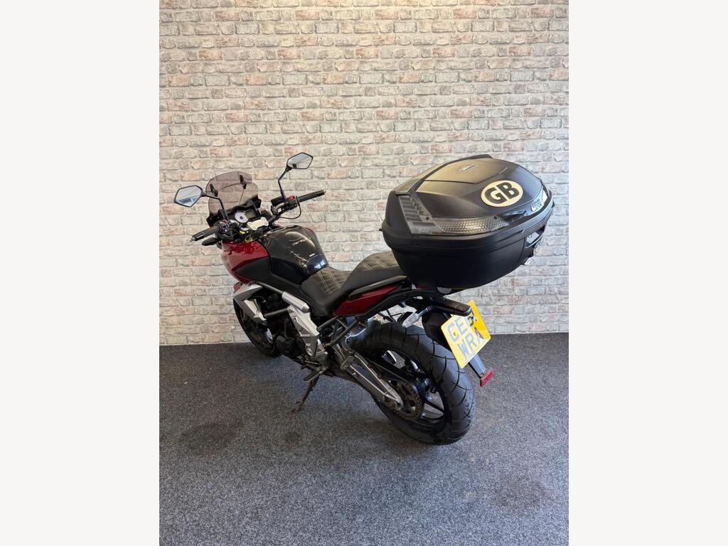 Here we have for sale is this 2012 Kawasaki Versys 650 in this