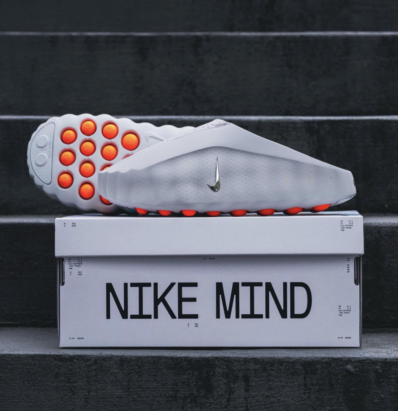Nike Mind 001 