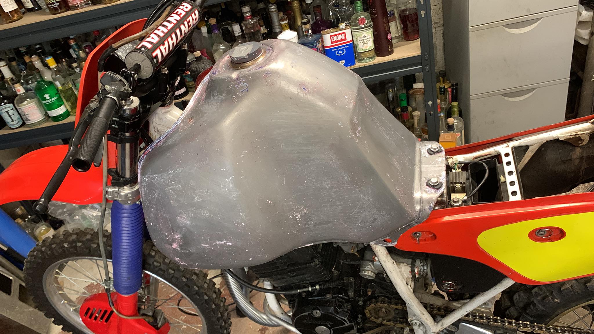 Does Honda XLR250 fit XR long range tank?