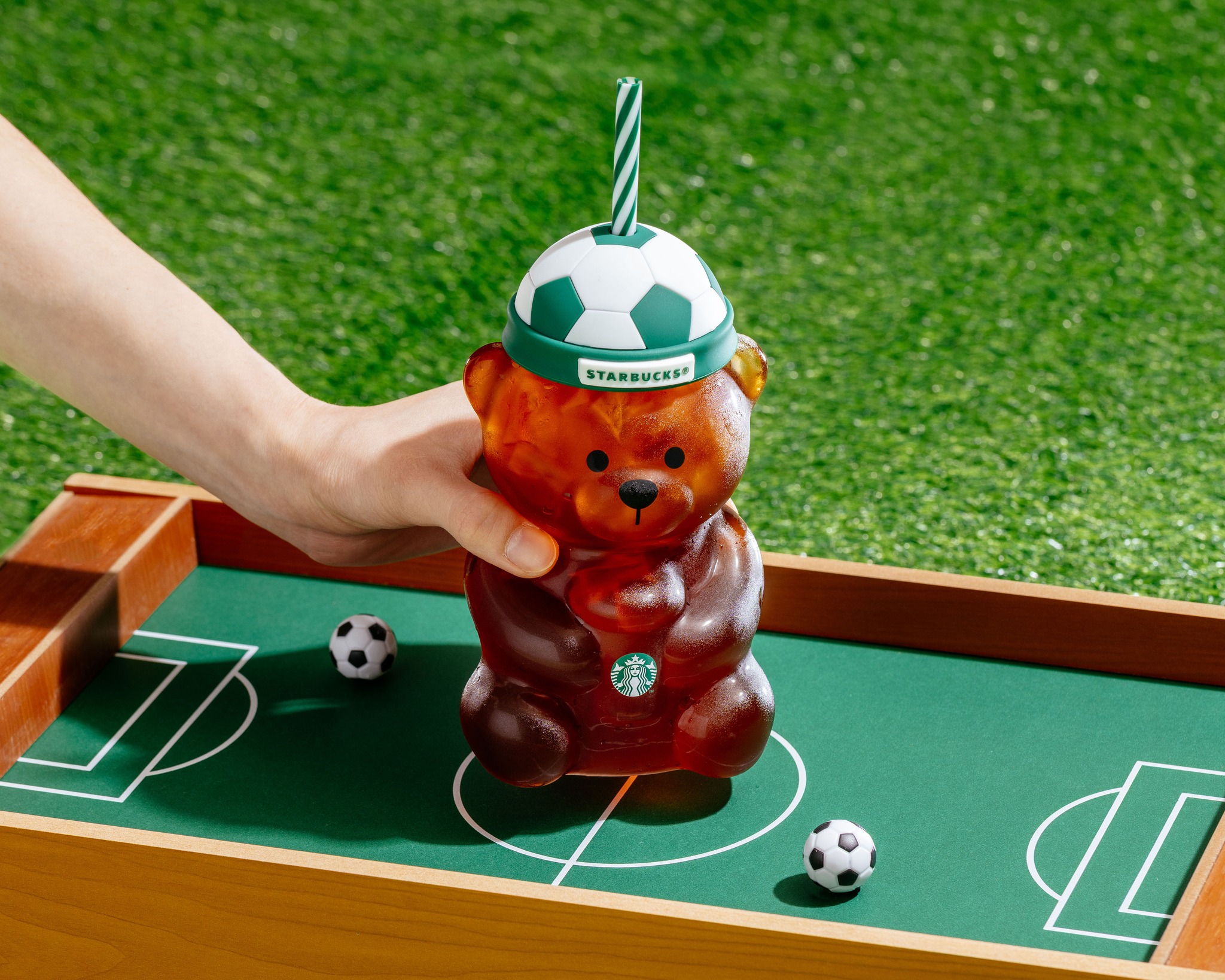 シェア】台湾スタバ、FIFAワールドカップ2026開幕日に発売！「足球小熊 