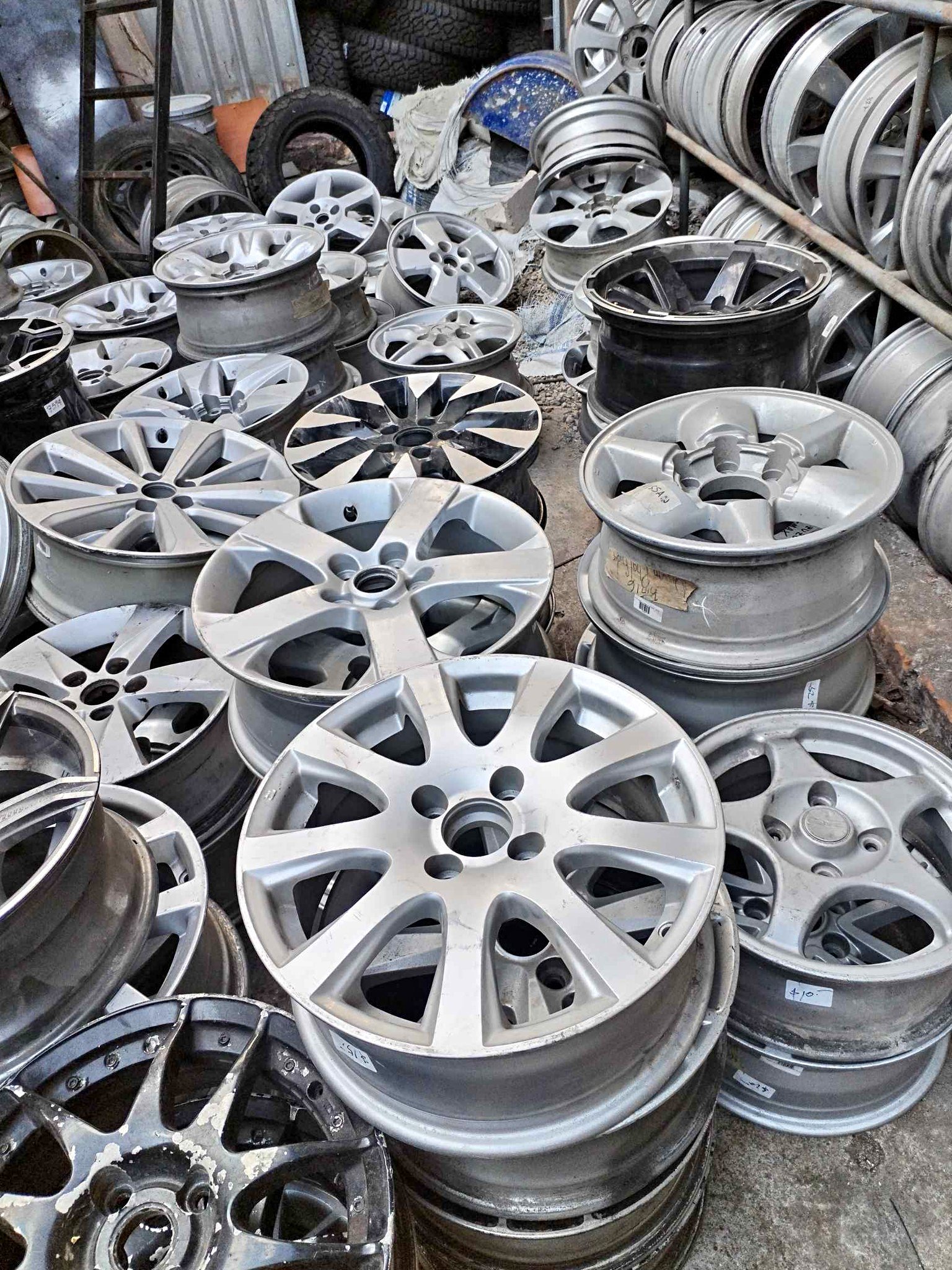 Aun tenemos rines para repuesto - Car Wheels, Tires & Parts - San ...