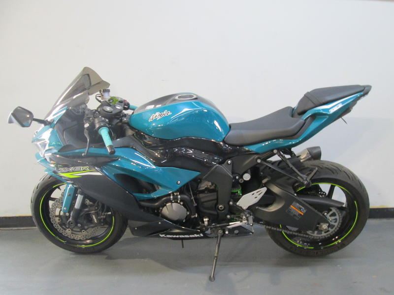 はな✴︎発送は6/1（月）になります✴︎ Check out this clean 2021 Kawasaki Ninja ZX-6R! Very well