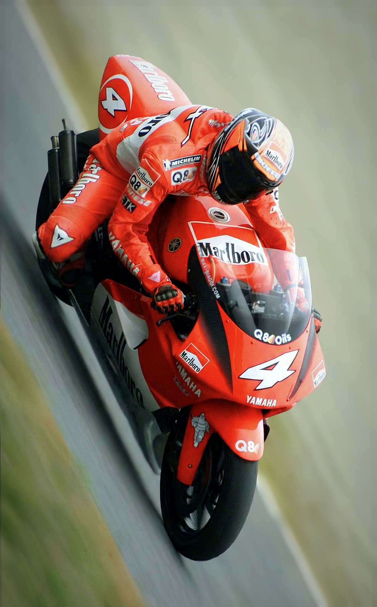 Max Biaggi's iconic 2000 season on Marlboro Yamaha YZR500