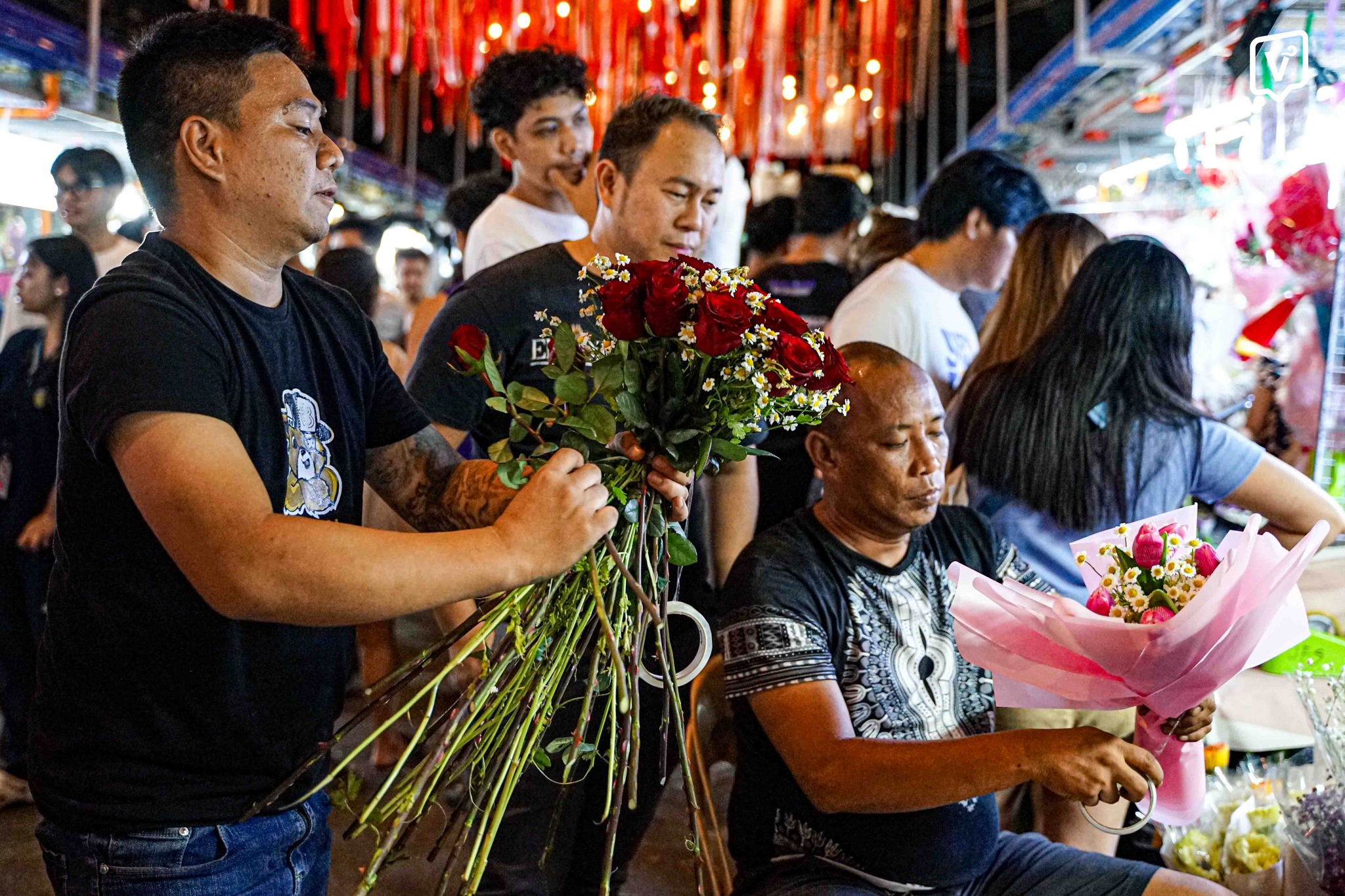 GMA News - Mga food box na nakatakdang ipamahagi sa mga pamilya sa ...