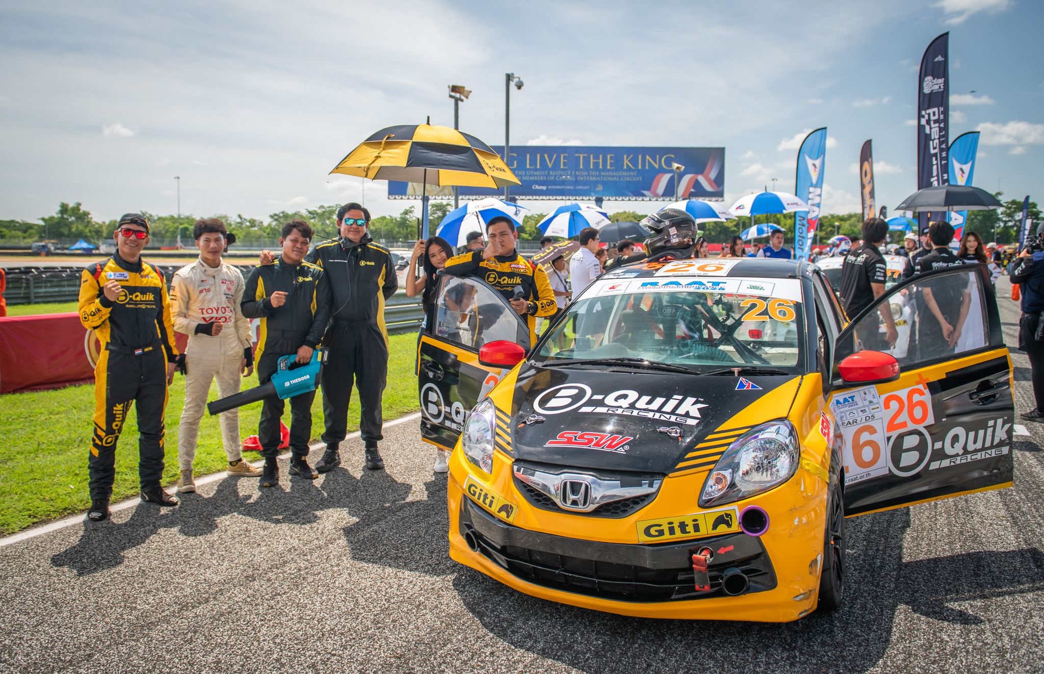 B-Quik ERacing Team