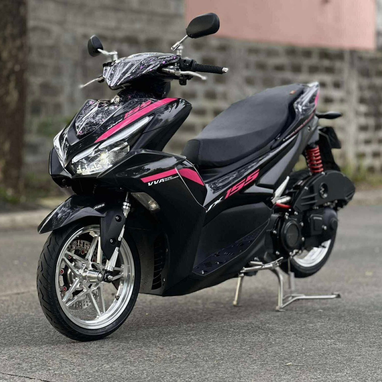 2xx neg KAWASAKI Z650 2020 ACQ YEAR MODEL 18600 MILEAGE NEWLY