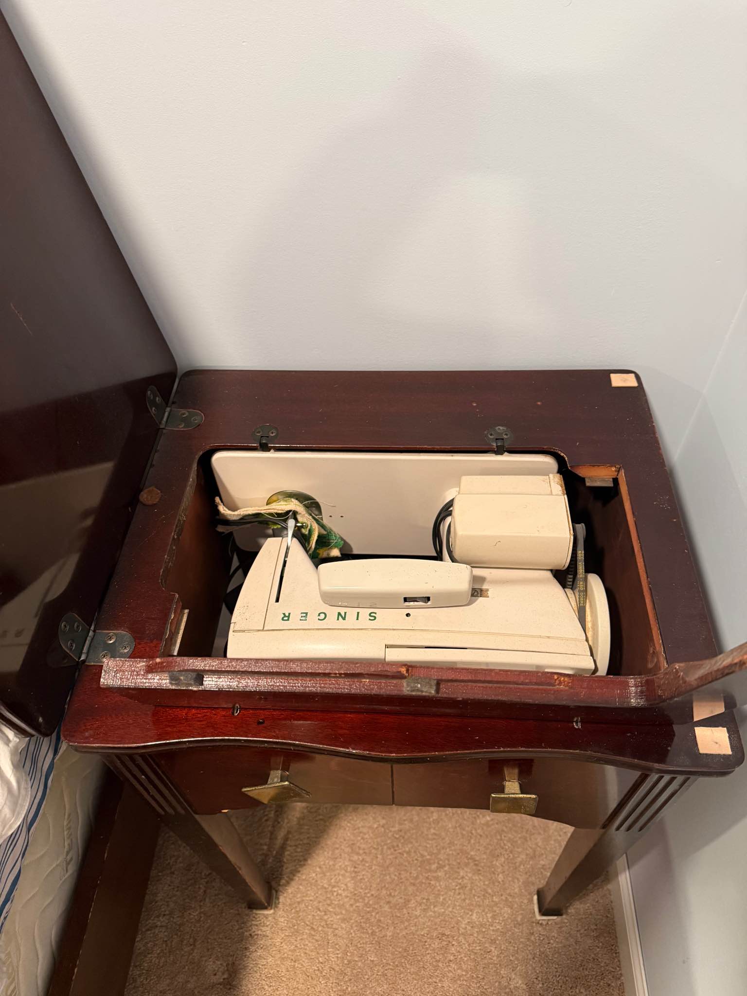 Singer sewing Machine - Sewing Machines & Sergers - Milton, Delaware ...
