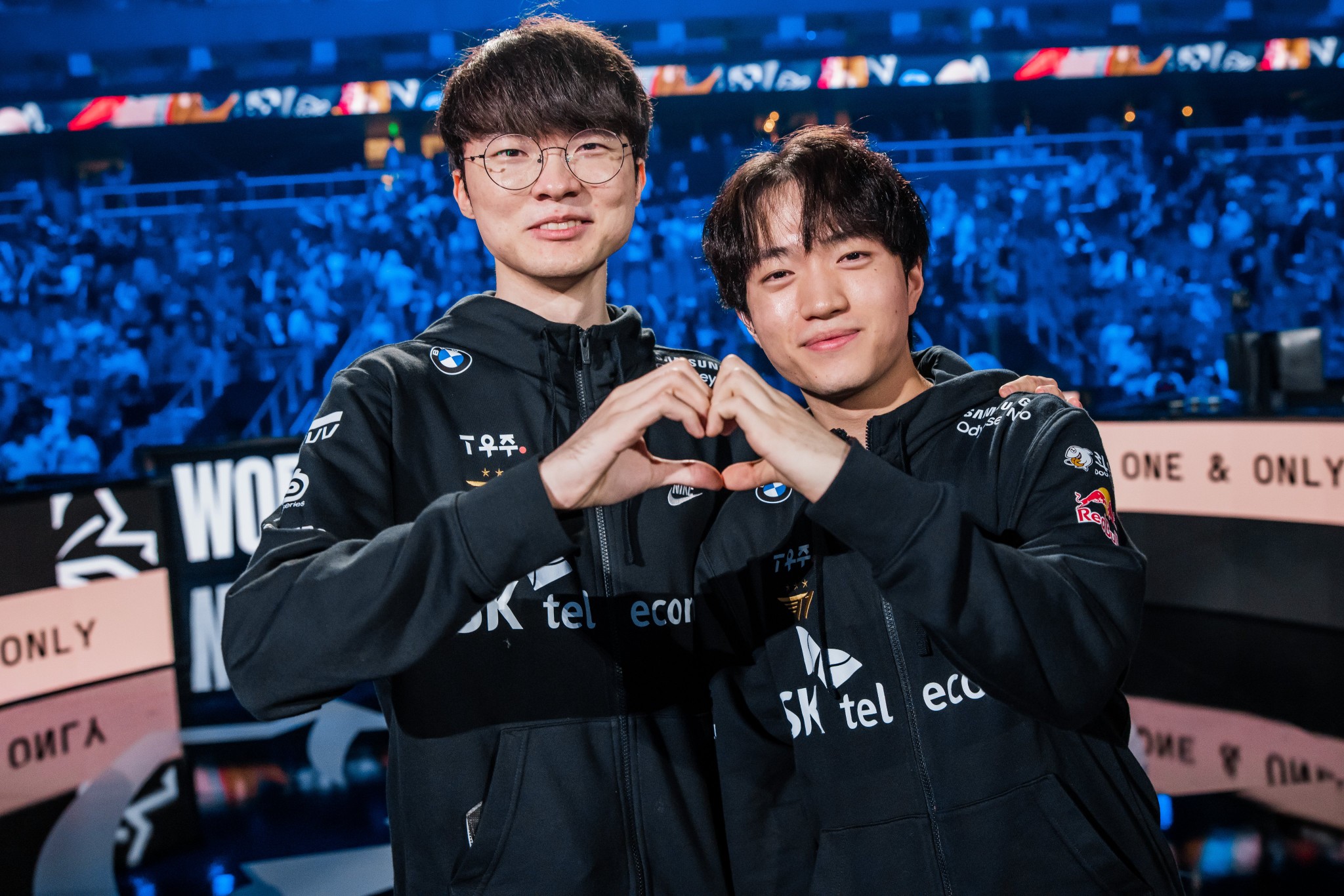 T1 Keria 🇰🇷 on Faker's Anivia ️ at... - Pants are Dragon | Facebook
