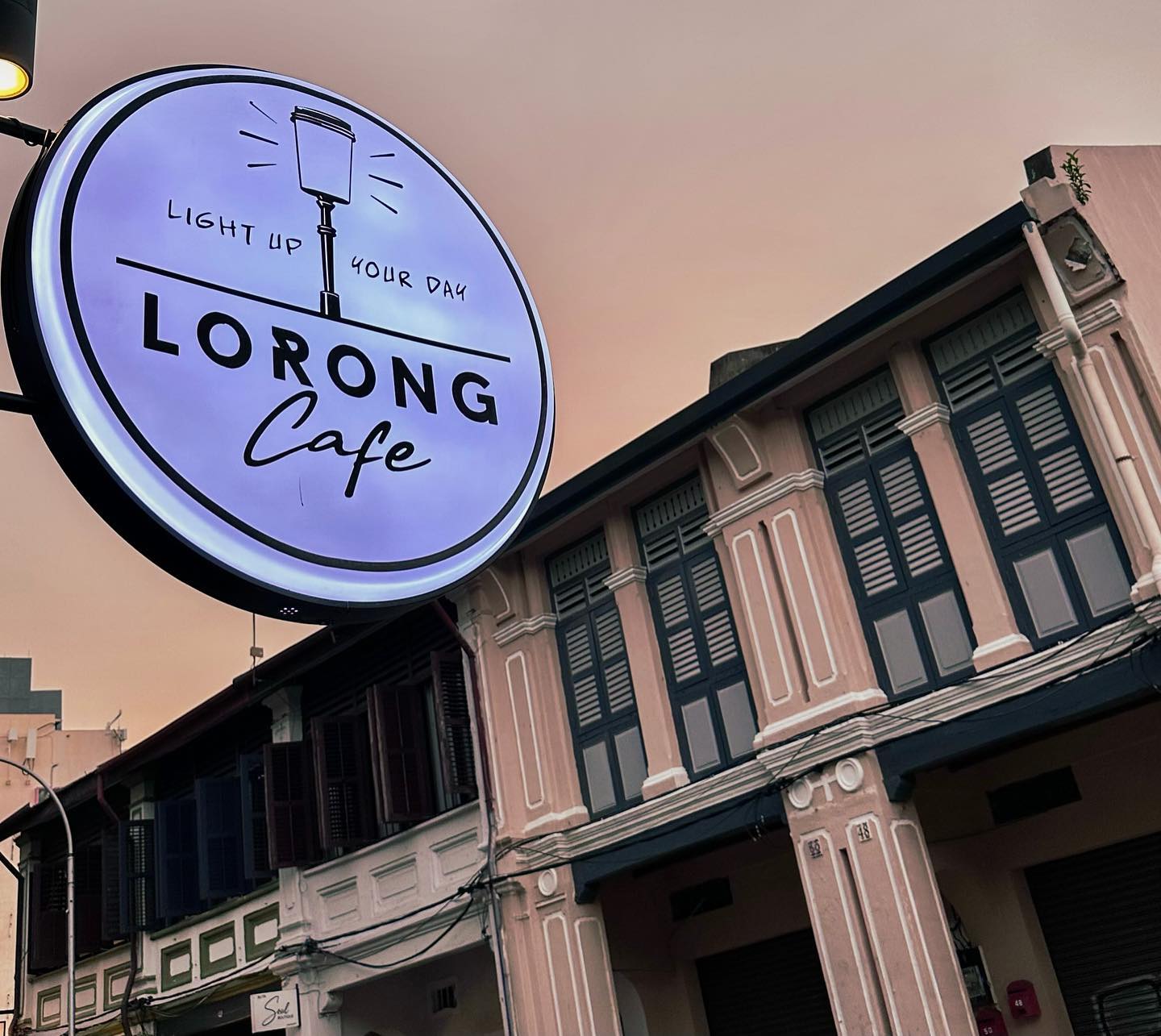 老 巷 旧 街、青 砖 灰 瓦 ；藏 在 巷 子 里 的 咖 啡... - Lorong Cafe Penang | Facebook