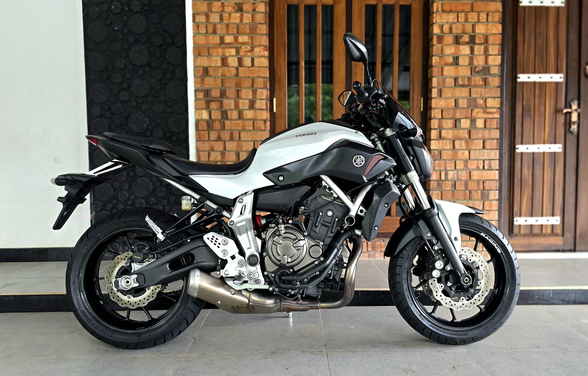 Yamaha MT07 2016 ලක්ශ 14.80/= Call / WhatsApp - Call - 077 0 
