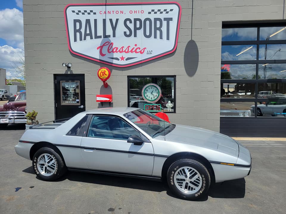 **SUNDAY SPOTLIGHT ** 1984 Pontiac... - Rally Sport Classics