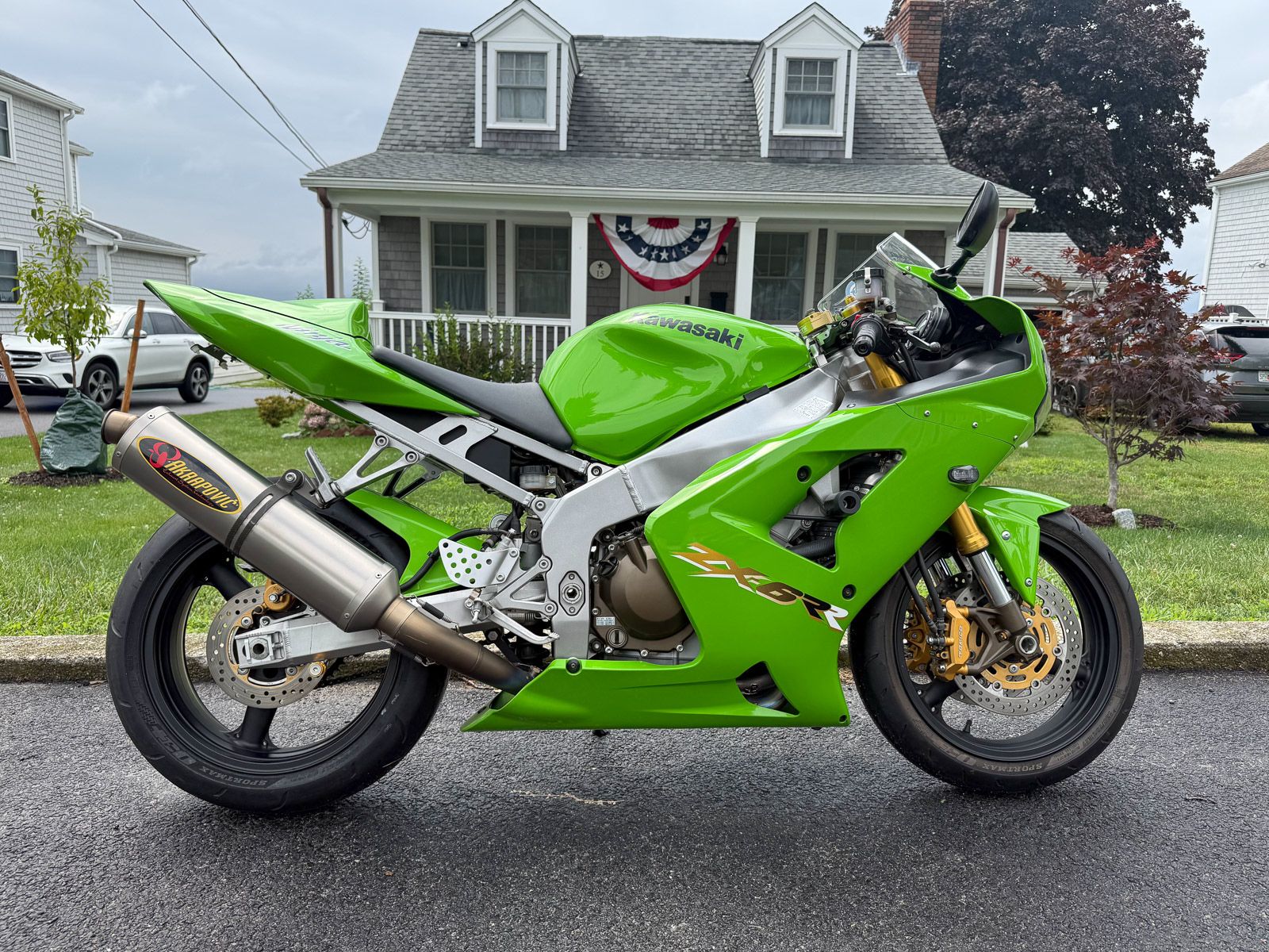 Iconic - Going live fourth for Iconic Motorbikes today is a ZX-6RR