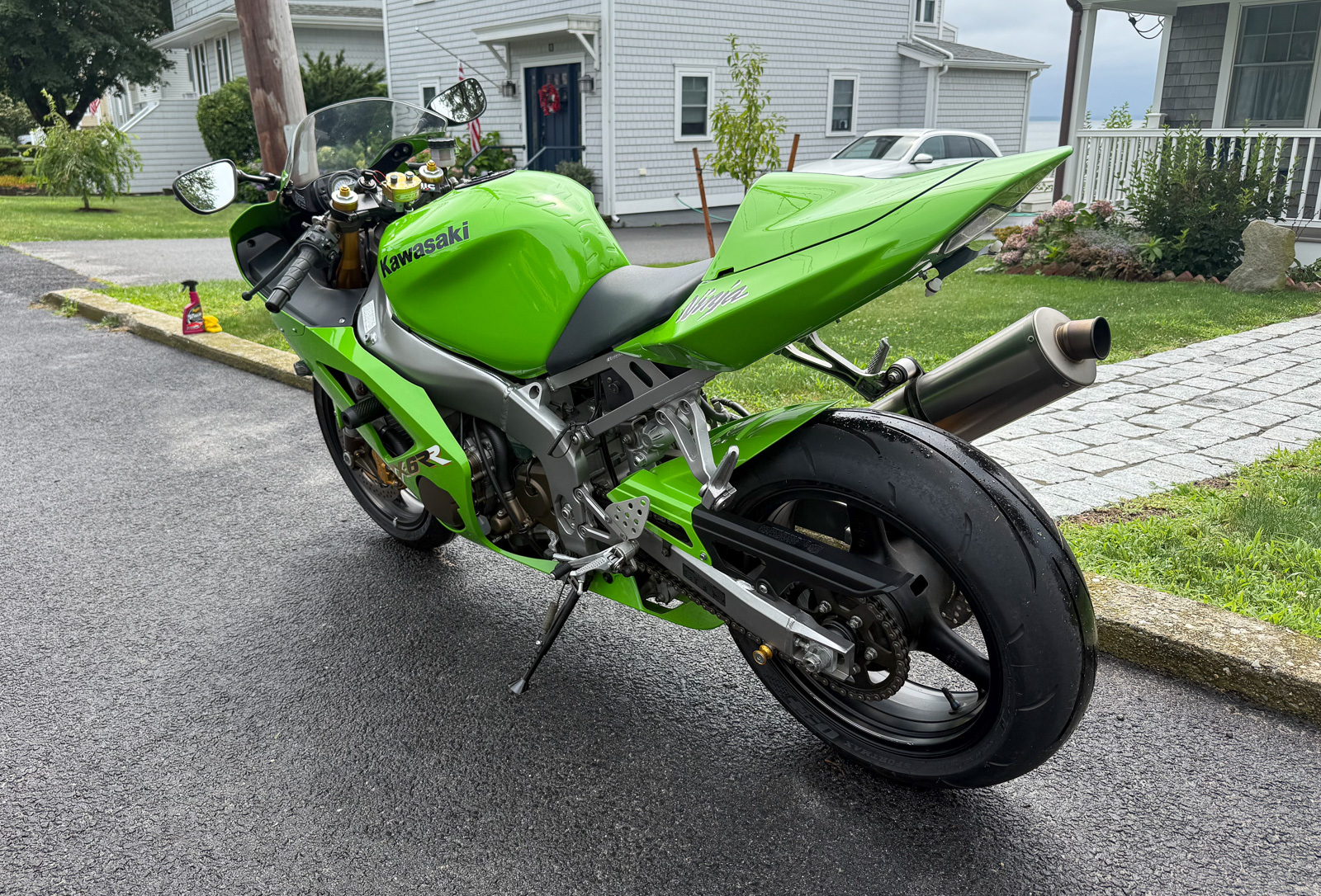 Iconic - Going live fourth for Iconic Motorbikes today is a ZX-6RR