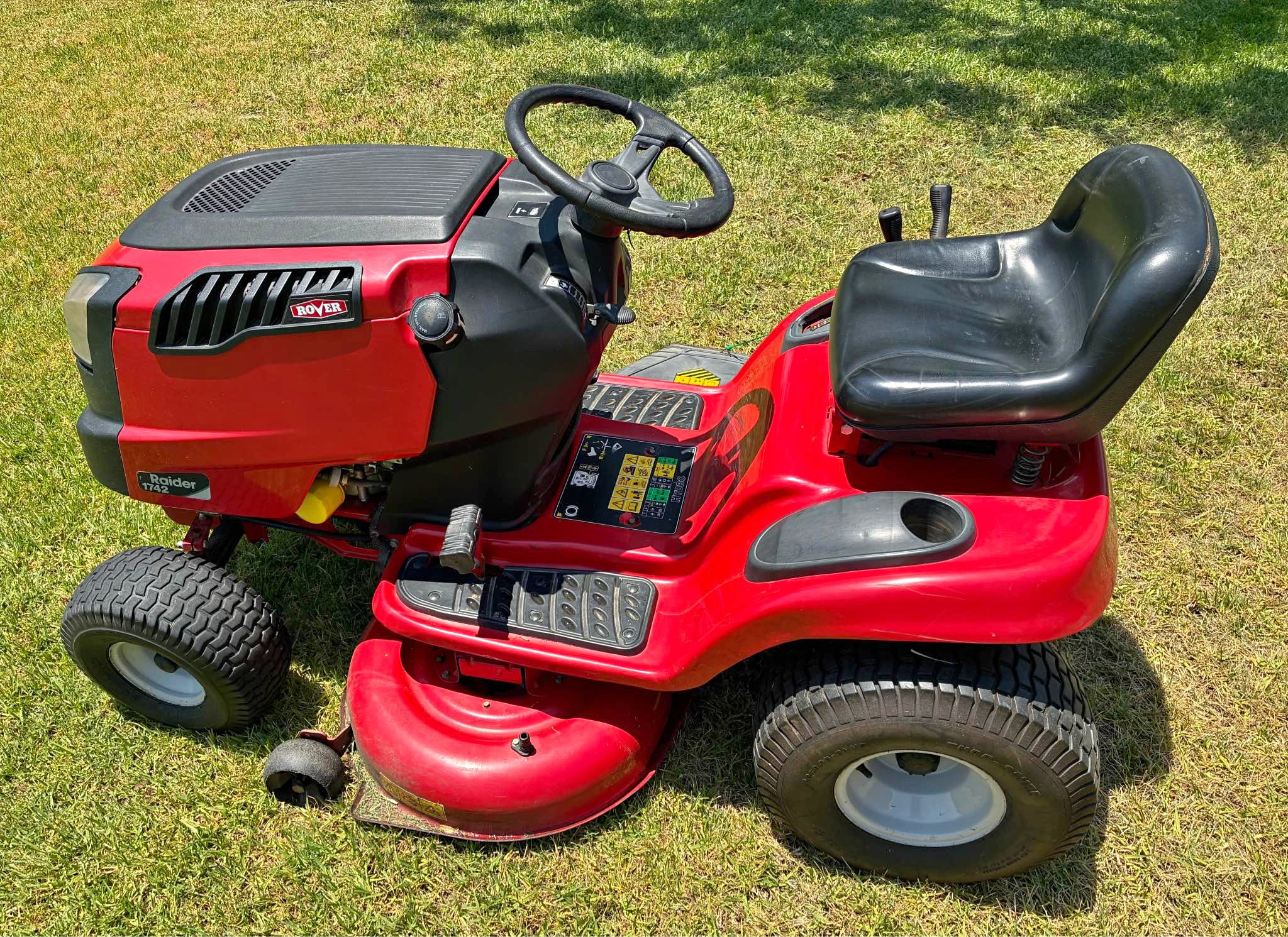 Rover raider 1742 ride on mower near new motor - Lawn Mowers - Echuca ...