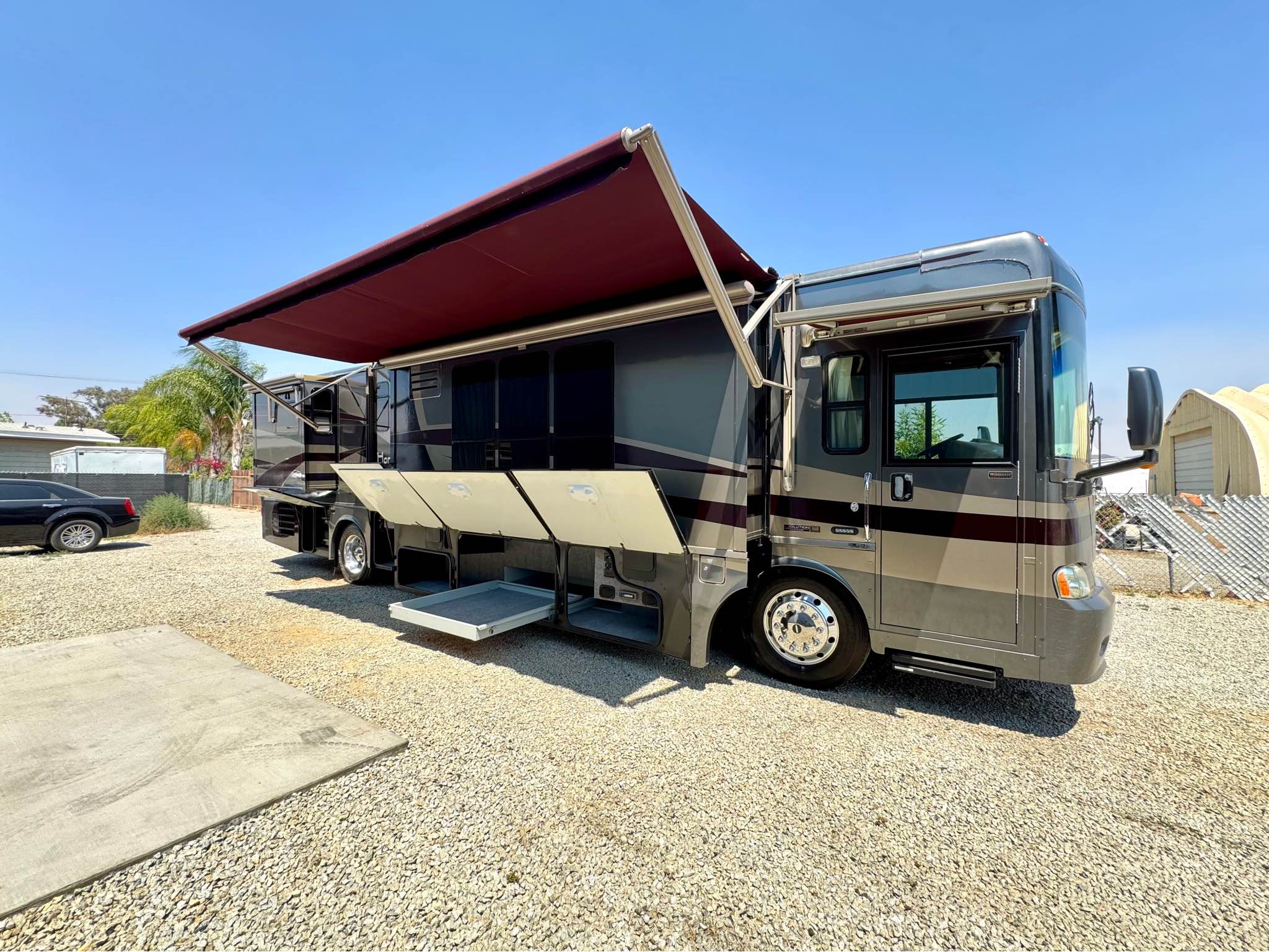 2005 Winnebago horizon 40ft diesel 4 Slides 8200 miles - RVs & Campers ...