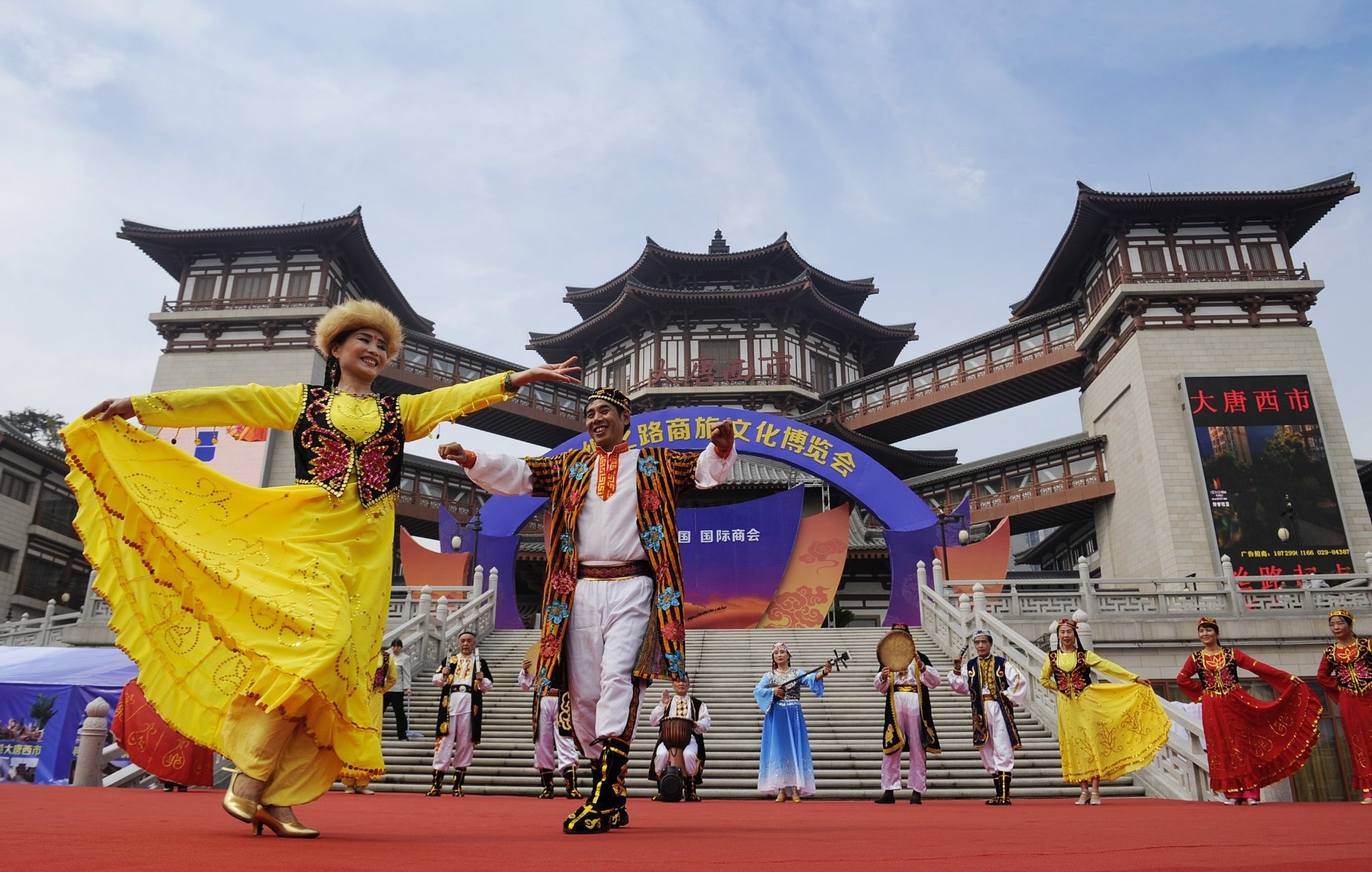 Dream Chang An 西安風光 大唐西市the Datangxi Scenic Spot Built In 16 Is An Antique Sightseeing And Shopping Scenic Spot In The Tang Dynasty 1300 Years Ago It Was
