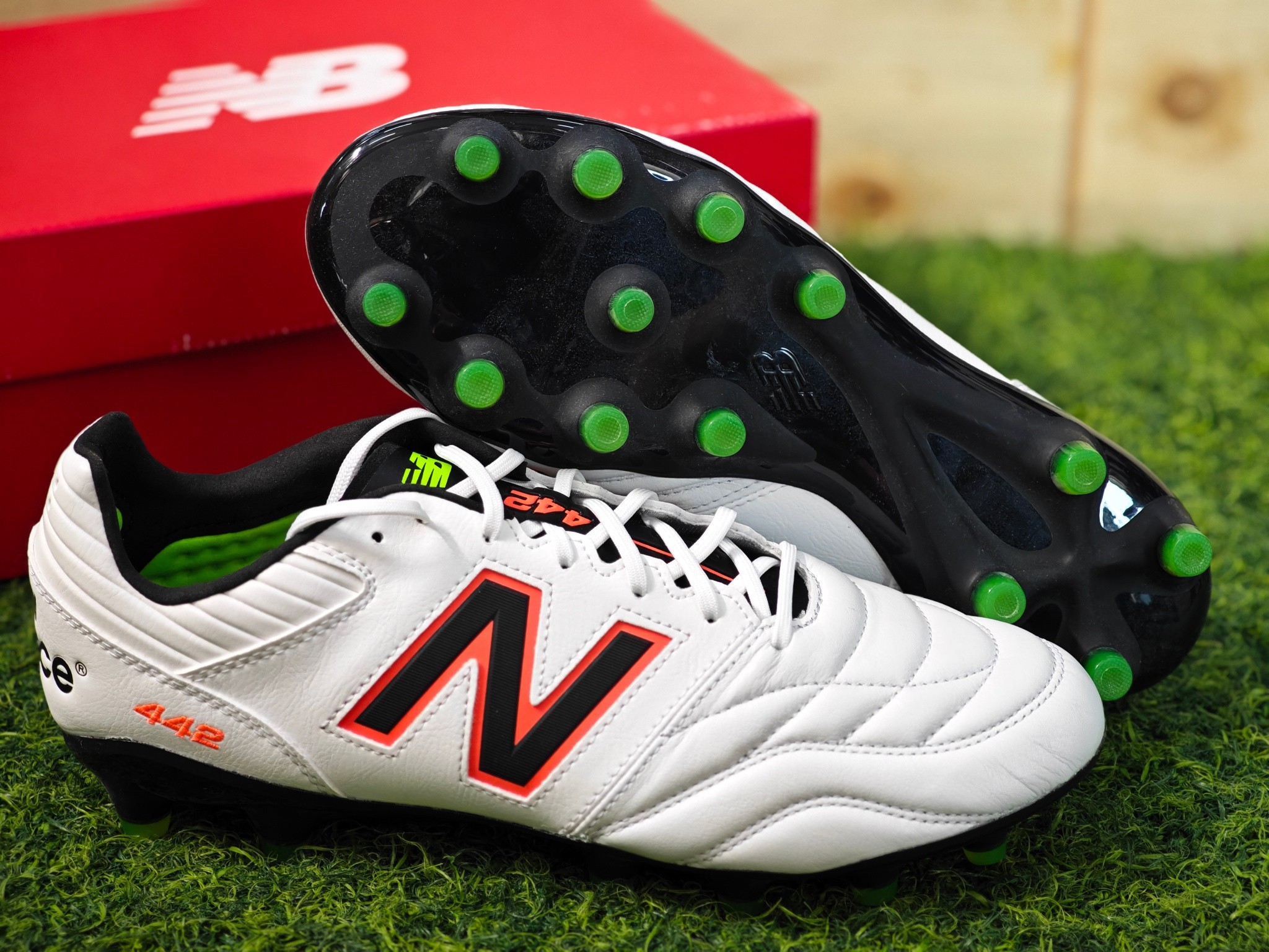 New Balance 442 V2 PRO HG ② NEW BALANCE 442 V2 PRO HG