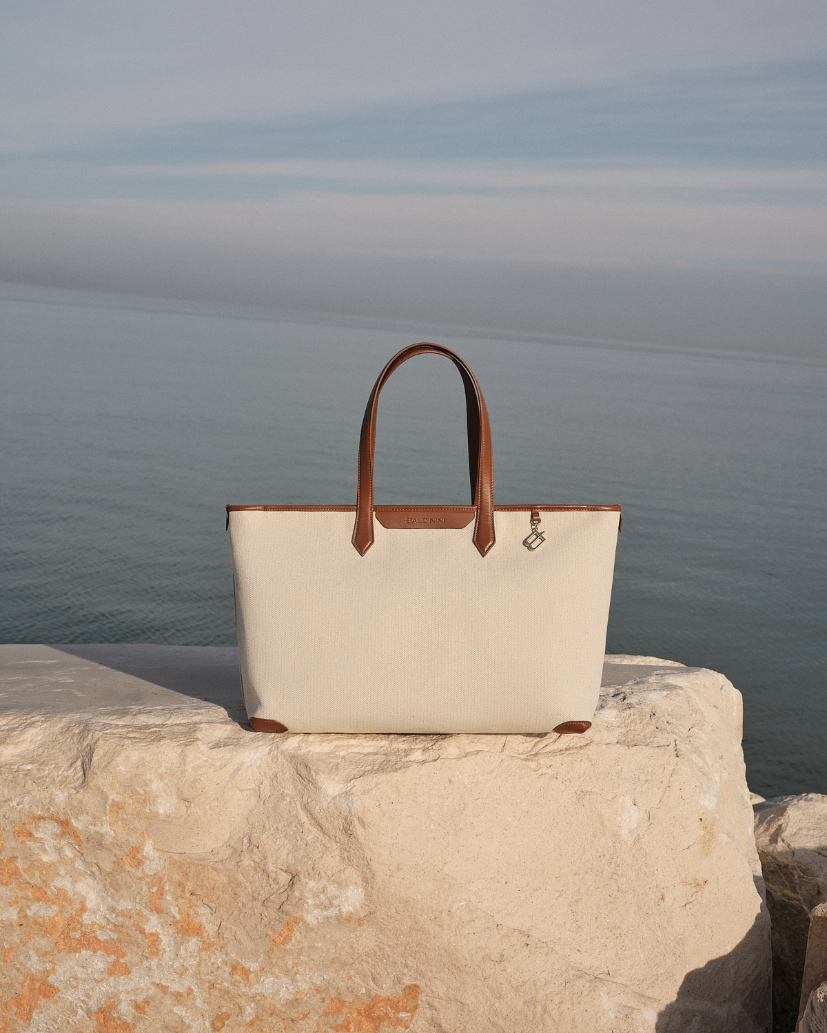 A canvas bag, rooted in tradition, looking toward the infinite 