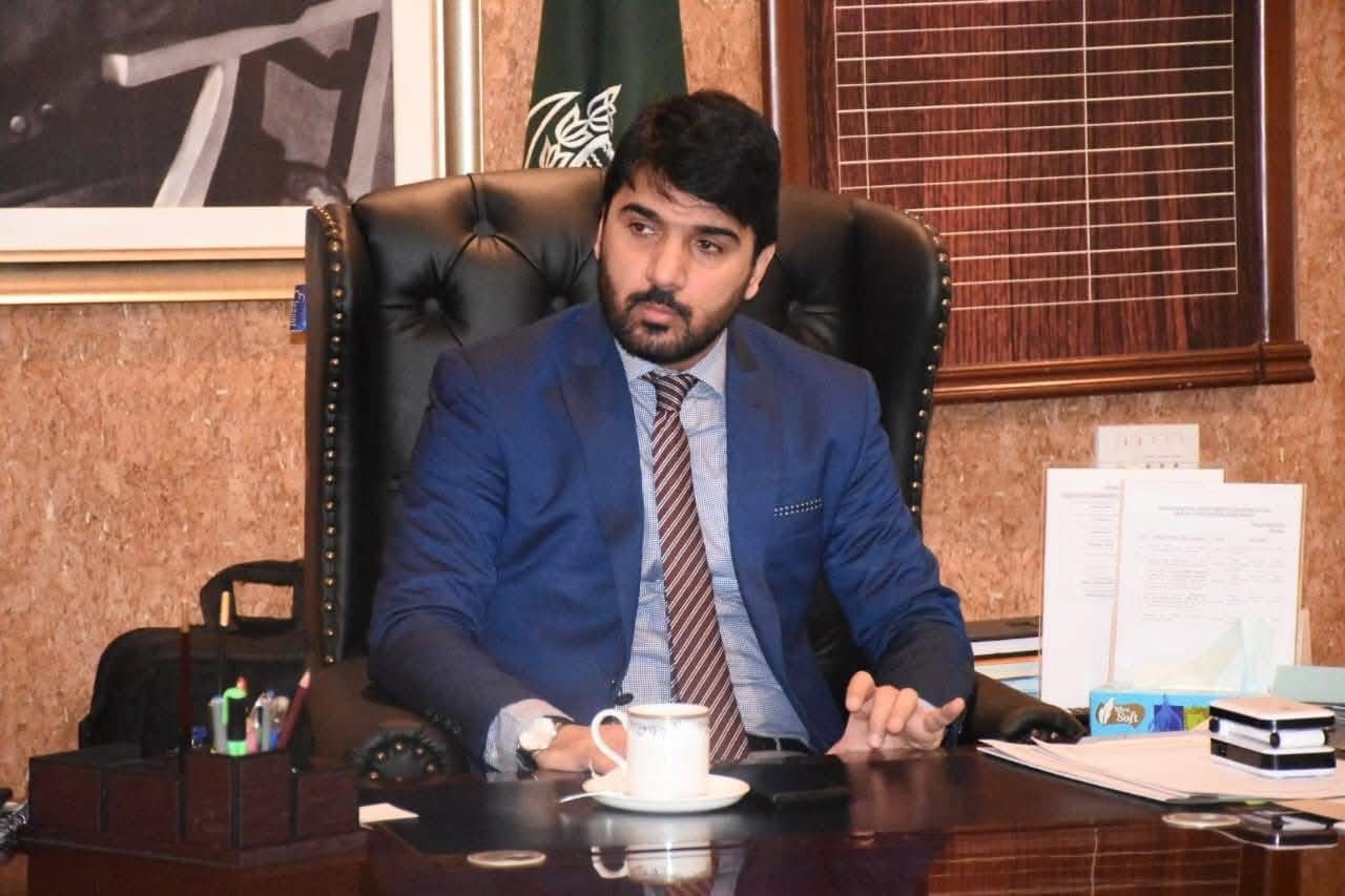 Hamza Khalid - بہترین خوش اخلاق ڈپٹی کمشنر میرپورخاص رشید... | Facebook