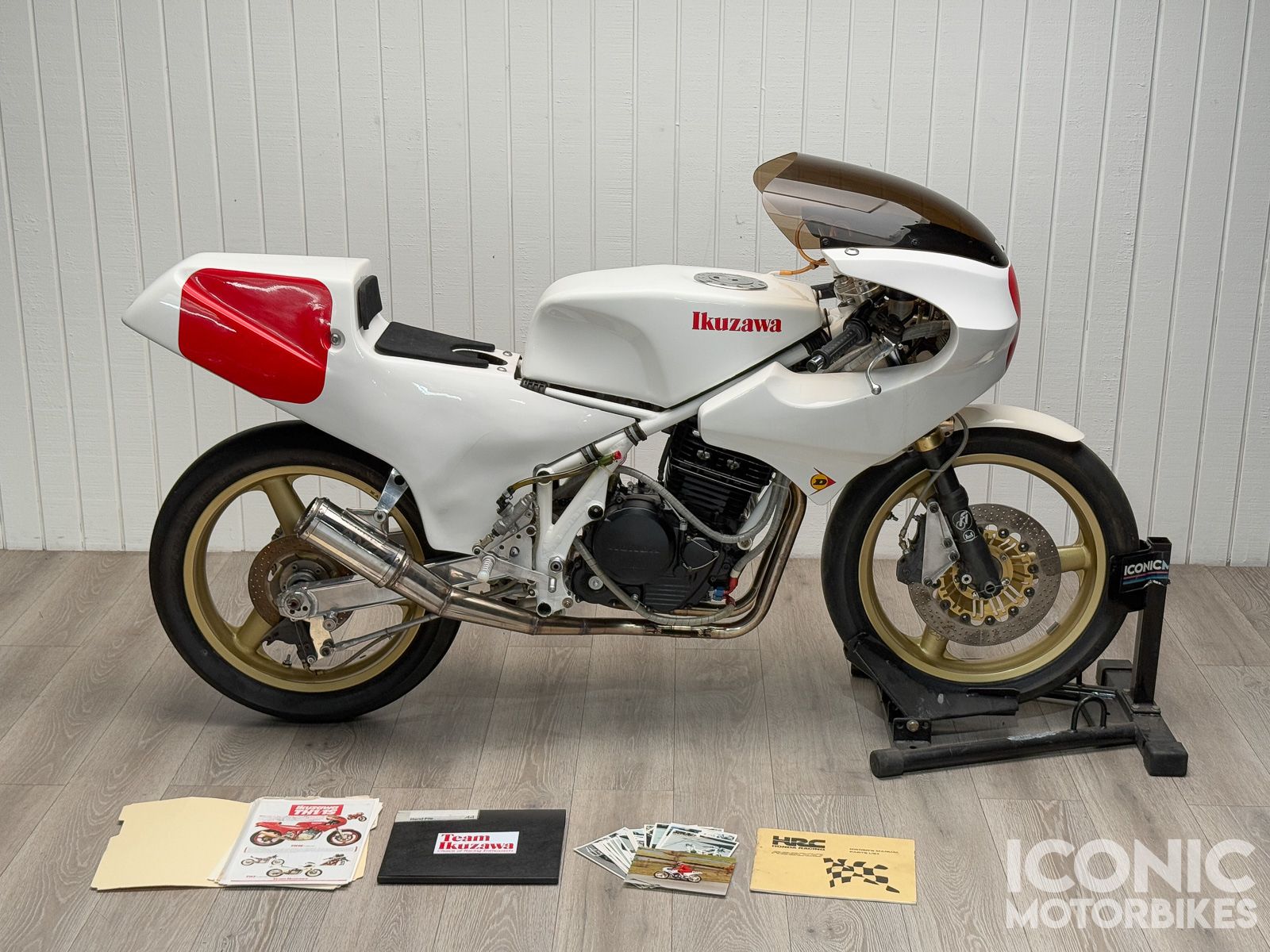 kaz様 Iconic - EIGHT Iconic auctions went live today, and the last one