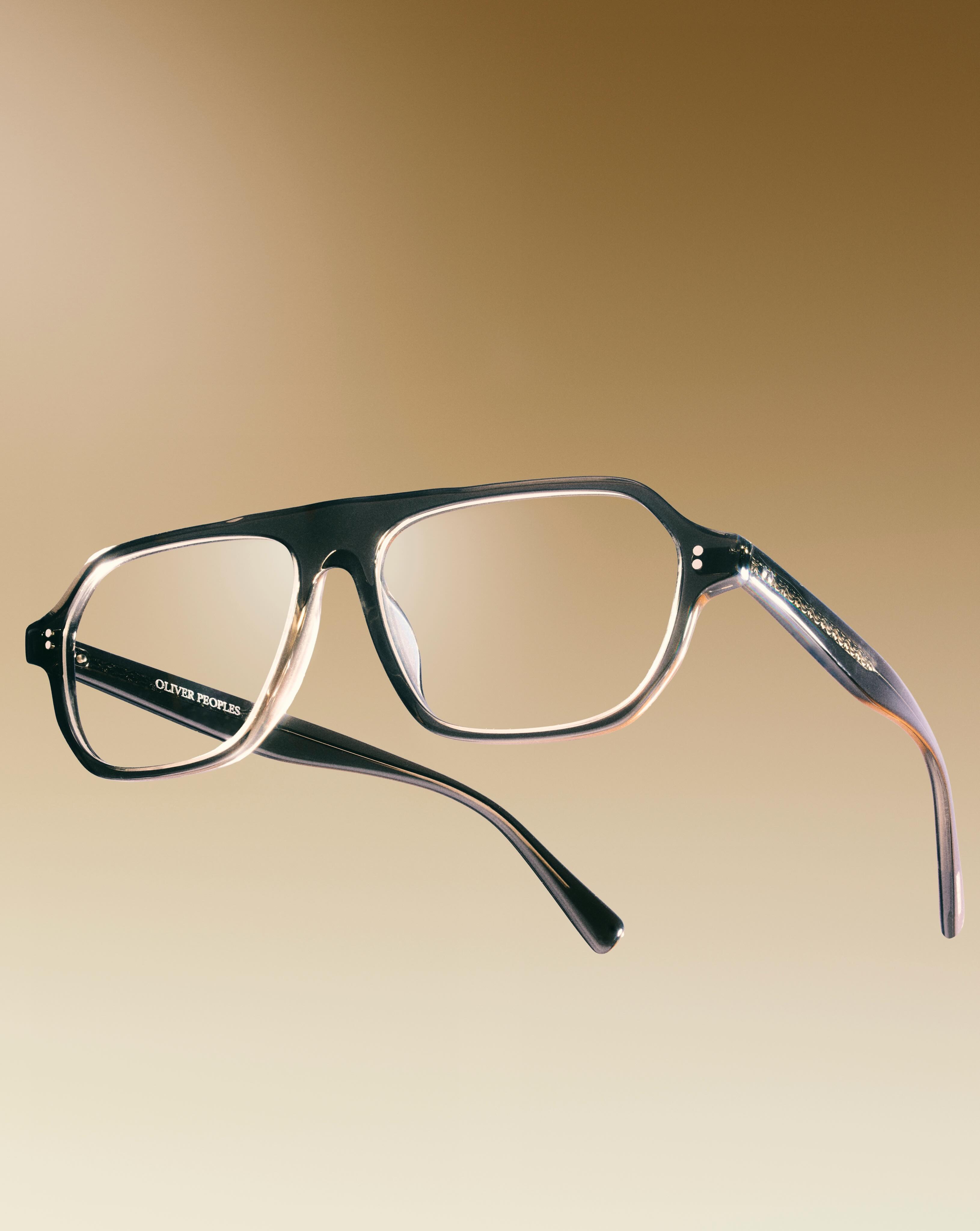 Oliver - The Row Brownstone 2 is a lightweight titanium frame that 