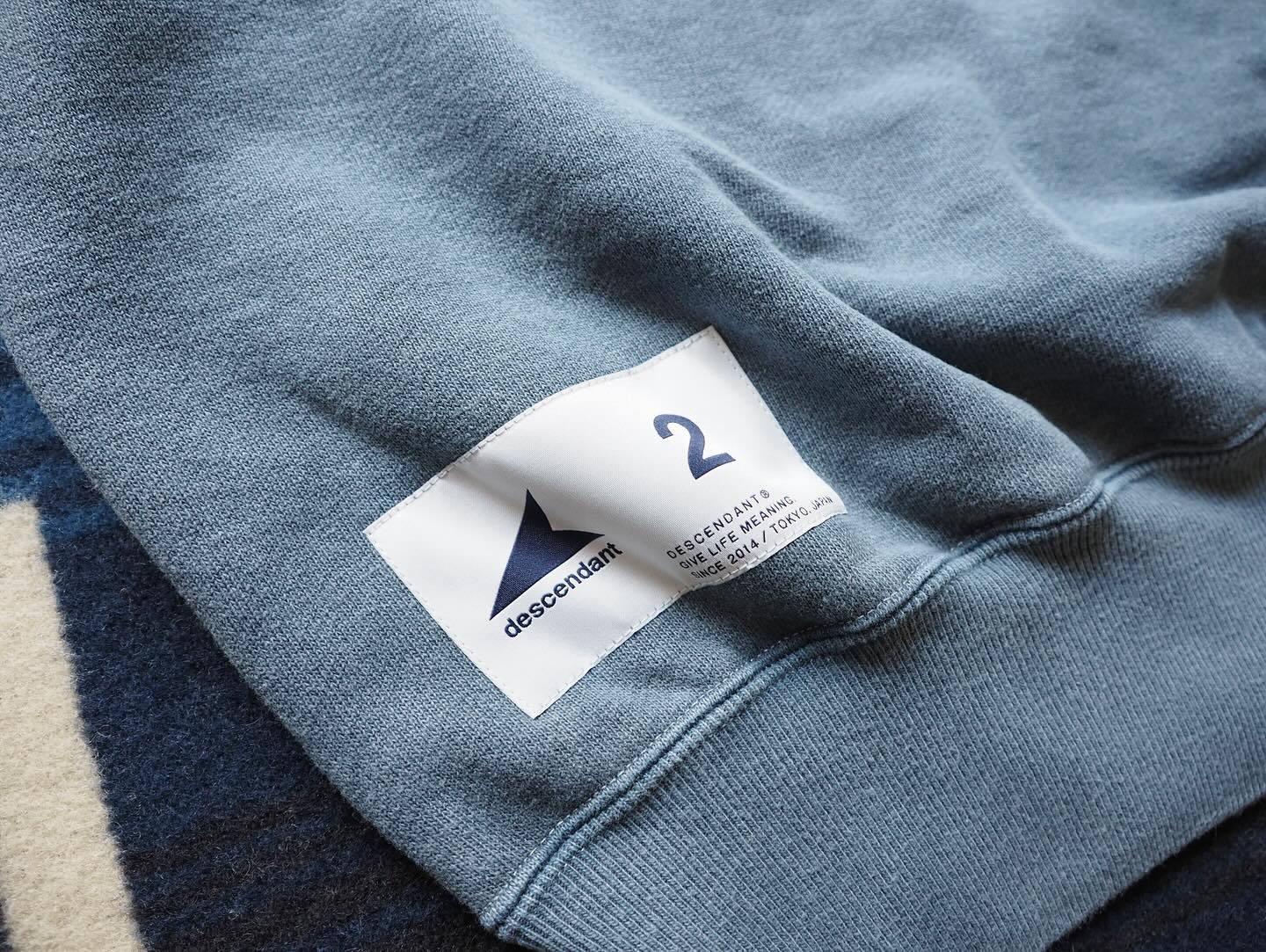 DESCENDANT Voil Henley Neck Pigment Dye