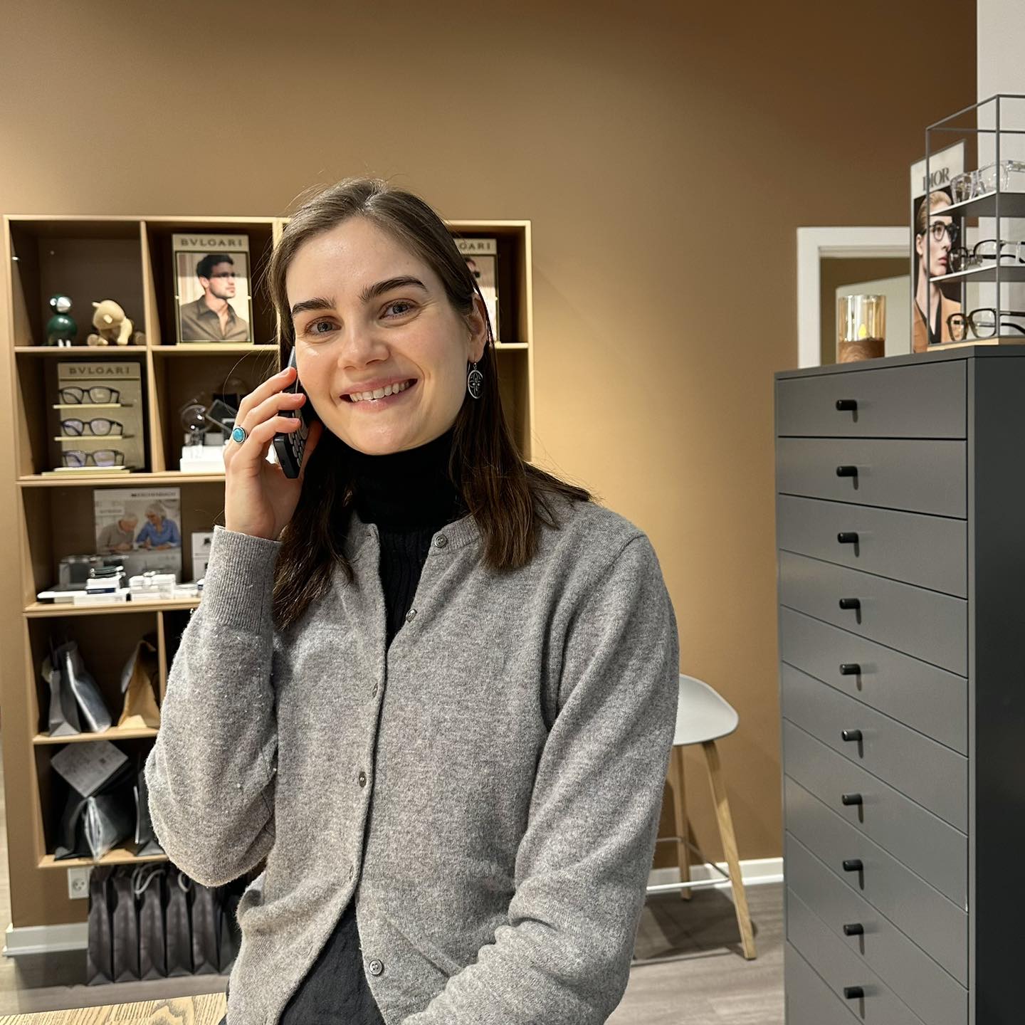 Unik - | Velkommen til Emma | Når du ringer ind til Unik Optik i ...