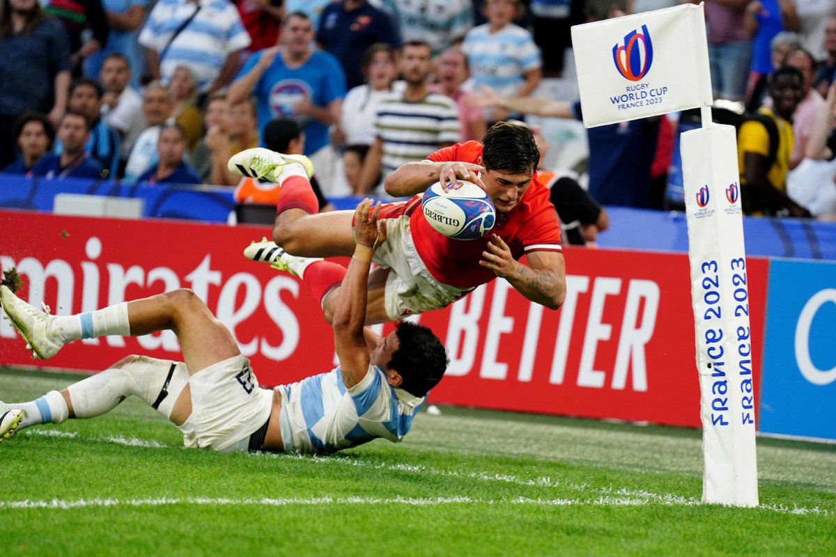 Bilaso Jonathan - Louis Rees-Zammit will start for Wales... | Facebook