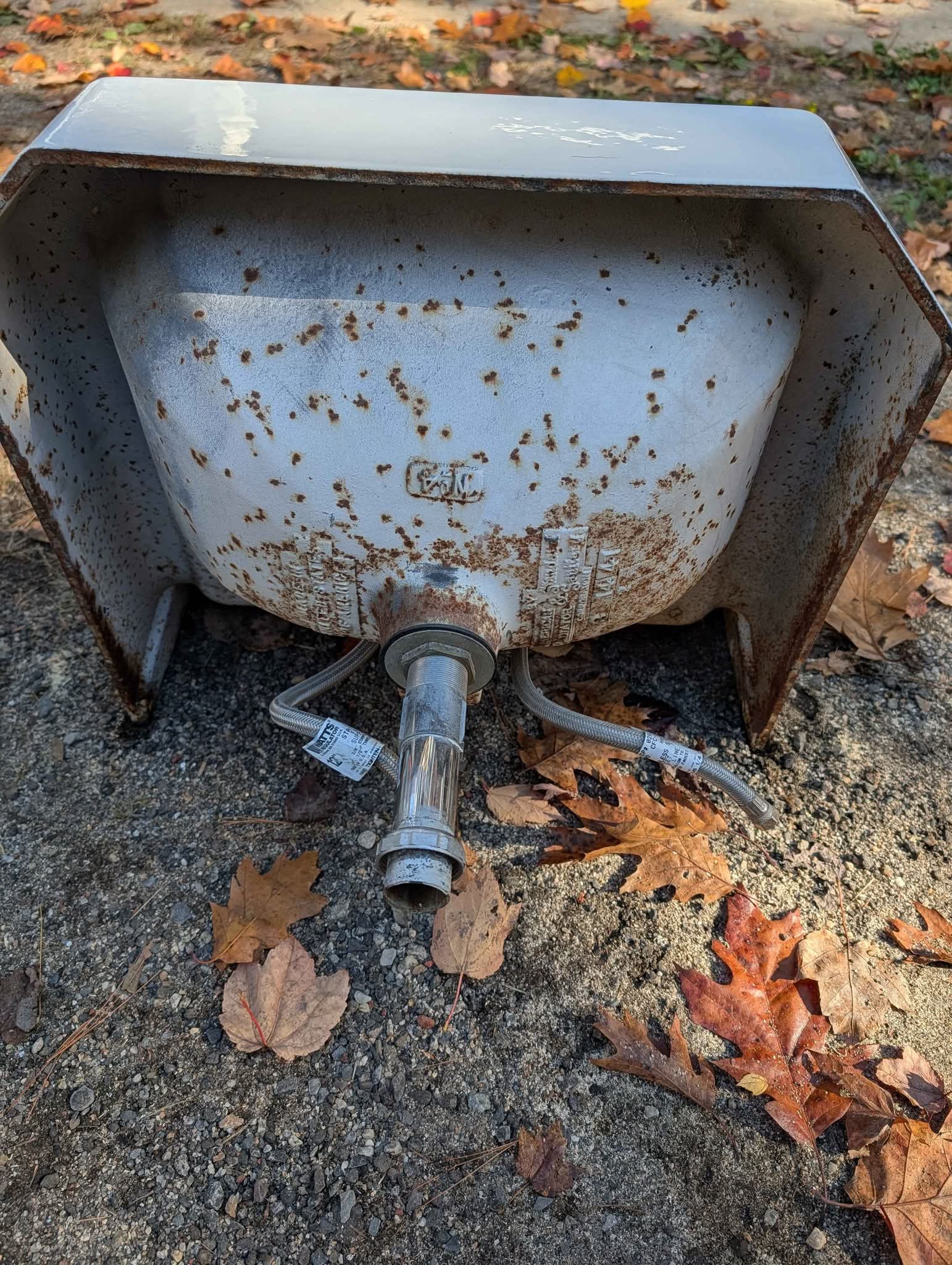 American Standard & Radiator Standard vintage cast iron sink - Chamber ...