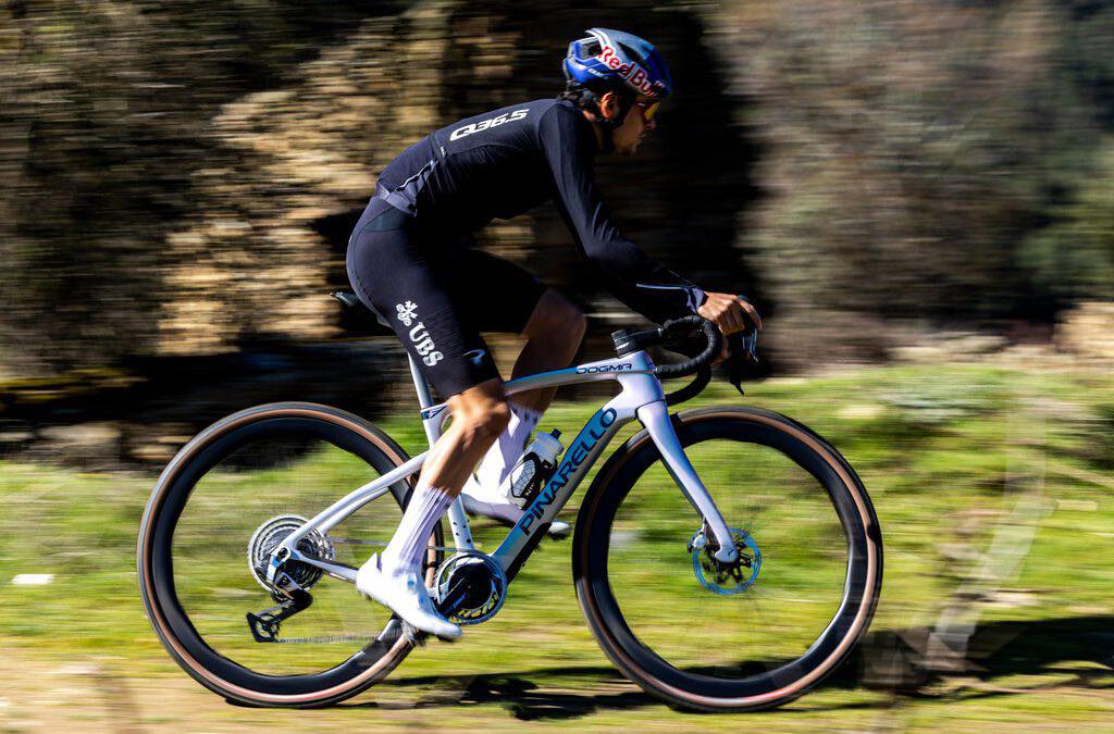 Pinarello Q36.5 reveals 2026 pro cycling team race kit