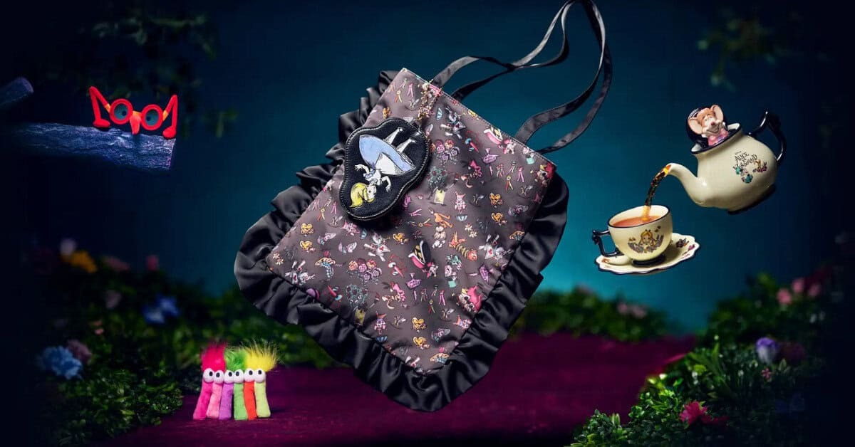 よ*ん様 コラボ商品 ディズニー 『Alice in wonderland』がま Disney Store Japan is celebrating 75 years of Alice in Wonderland