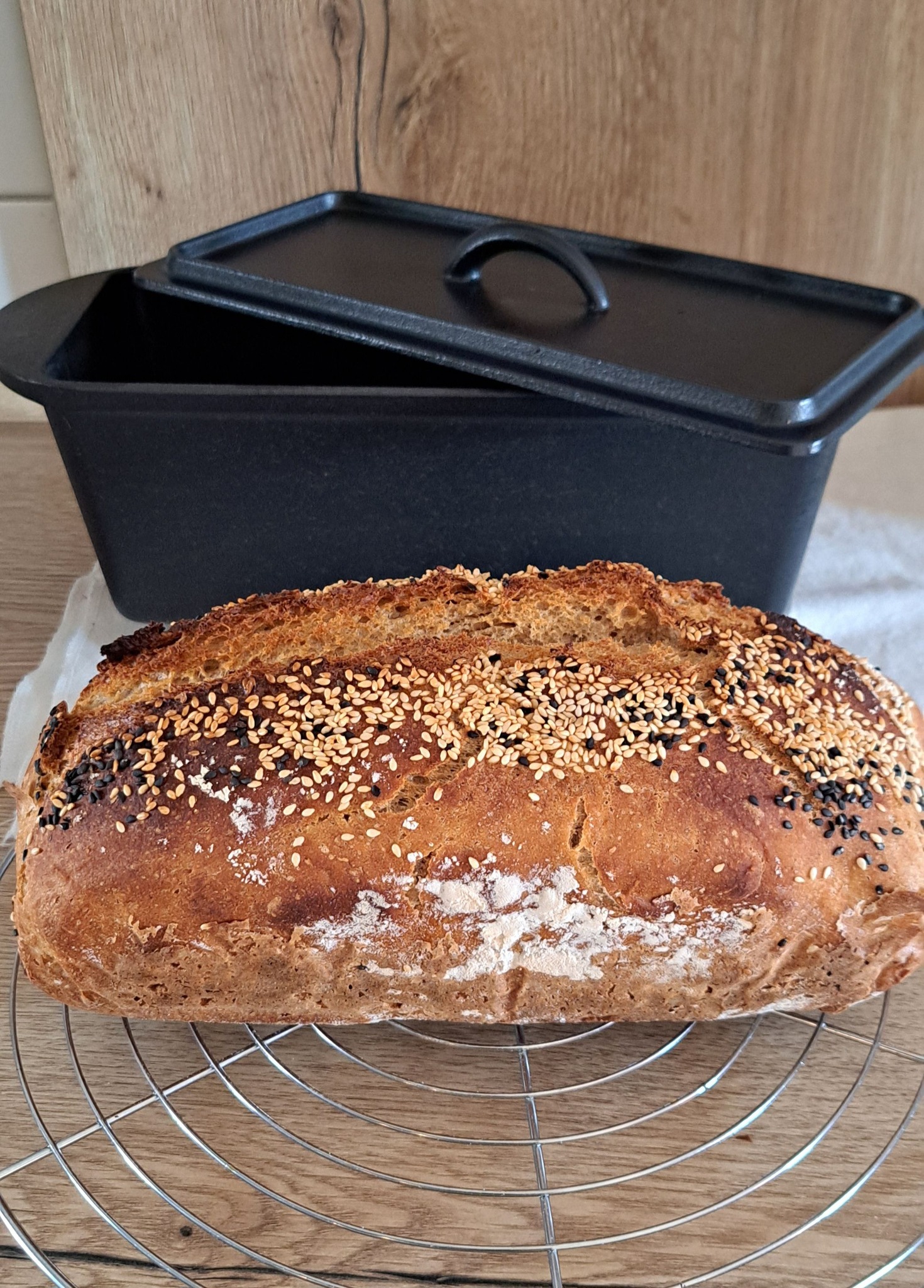 Dinkel/Emmer Brot mit Hefe und Übernacht- Gare in meiner neuen Brotbackform von Aldi...mega! Die Form kann ich nur empfehlen