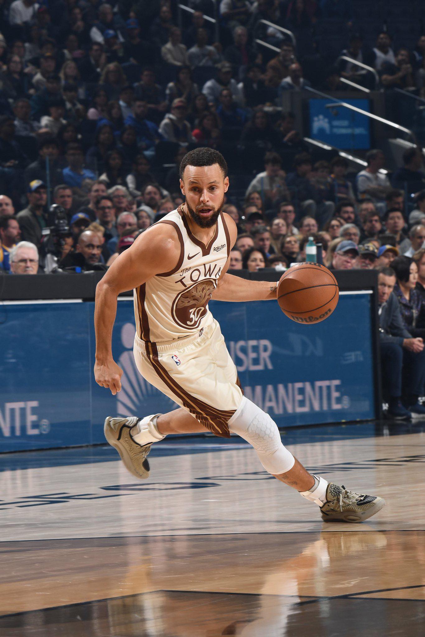 Chef Curry is cooking on and off the court 👀🏀 The “Batman” Li