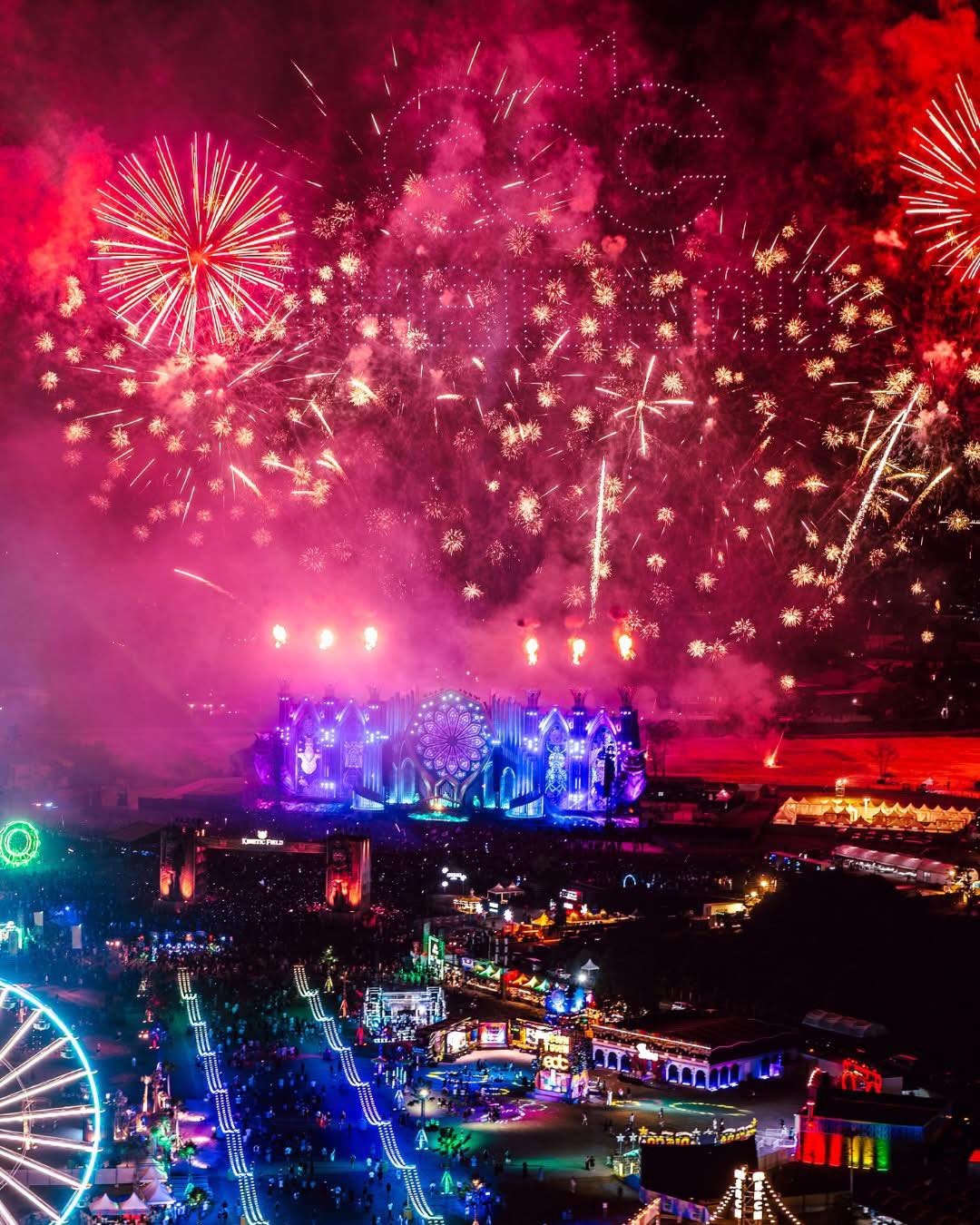 Rave - Electric Daisy Carnival - EDC Thailand คืนแรกเป็นยังไงกันบ้างงงง ...