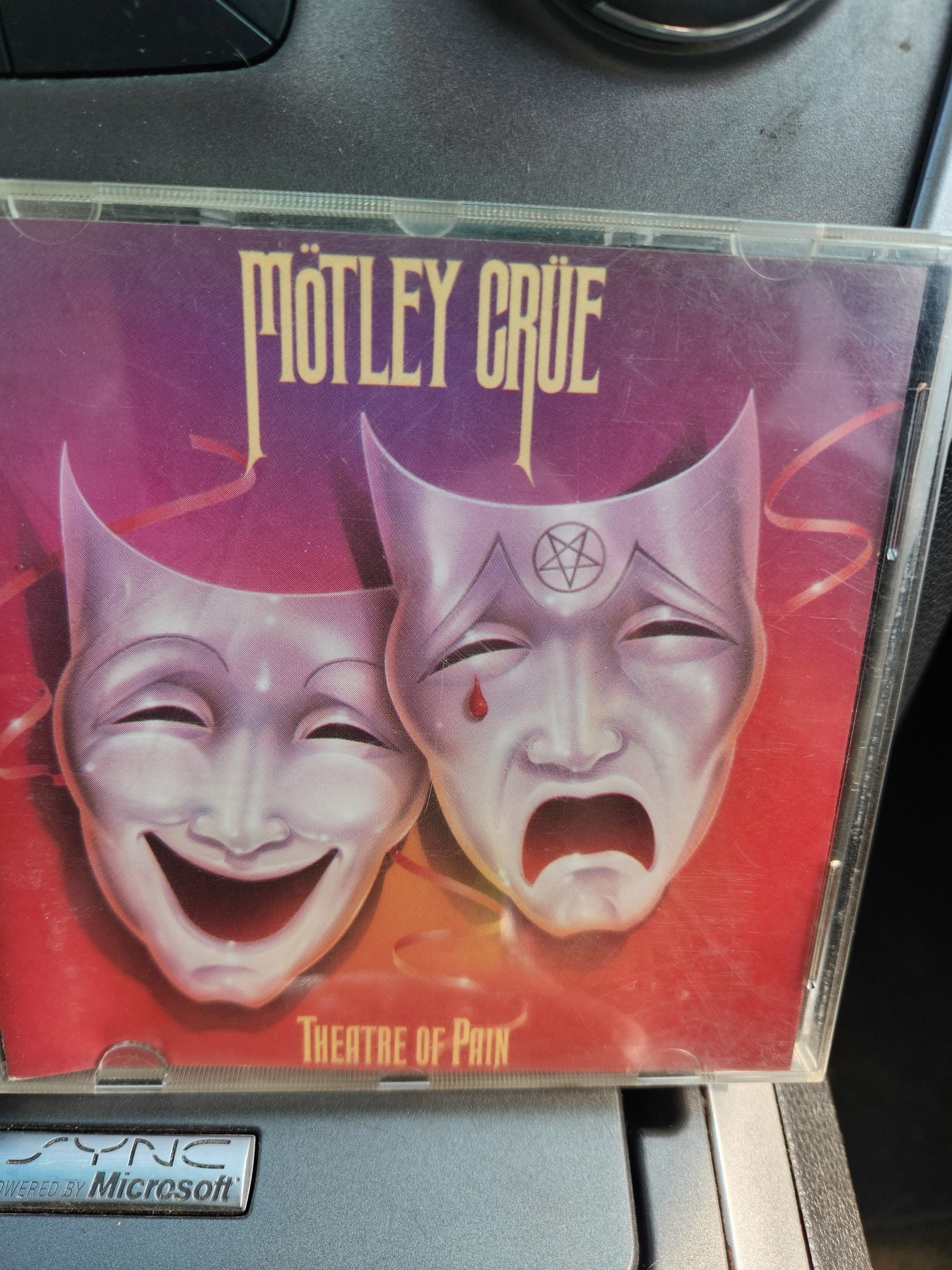In June 21 1985 Mötley Crüe released Theatre of Pain