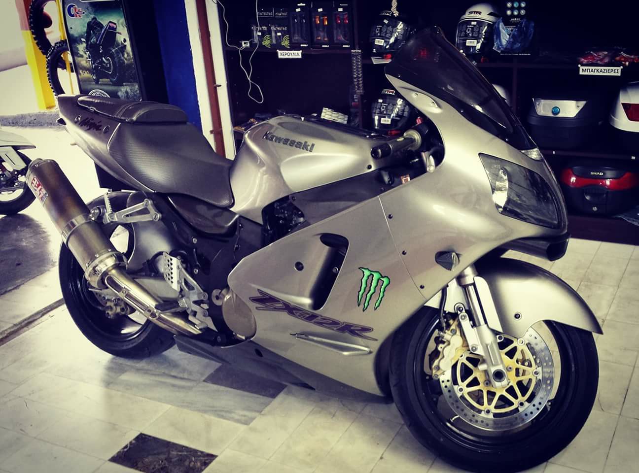 My 96 ZX7R💚 and 03 ZX12R🖤