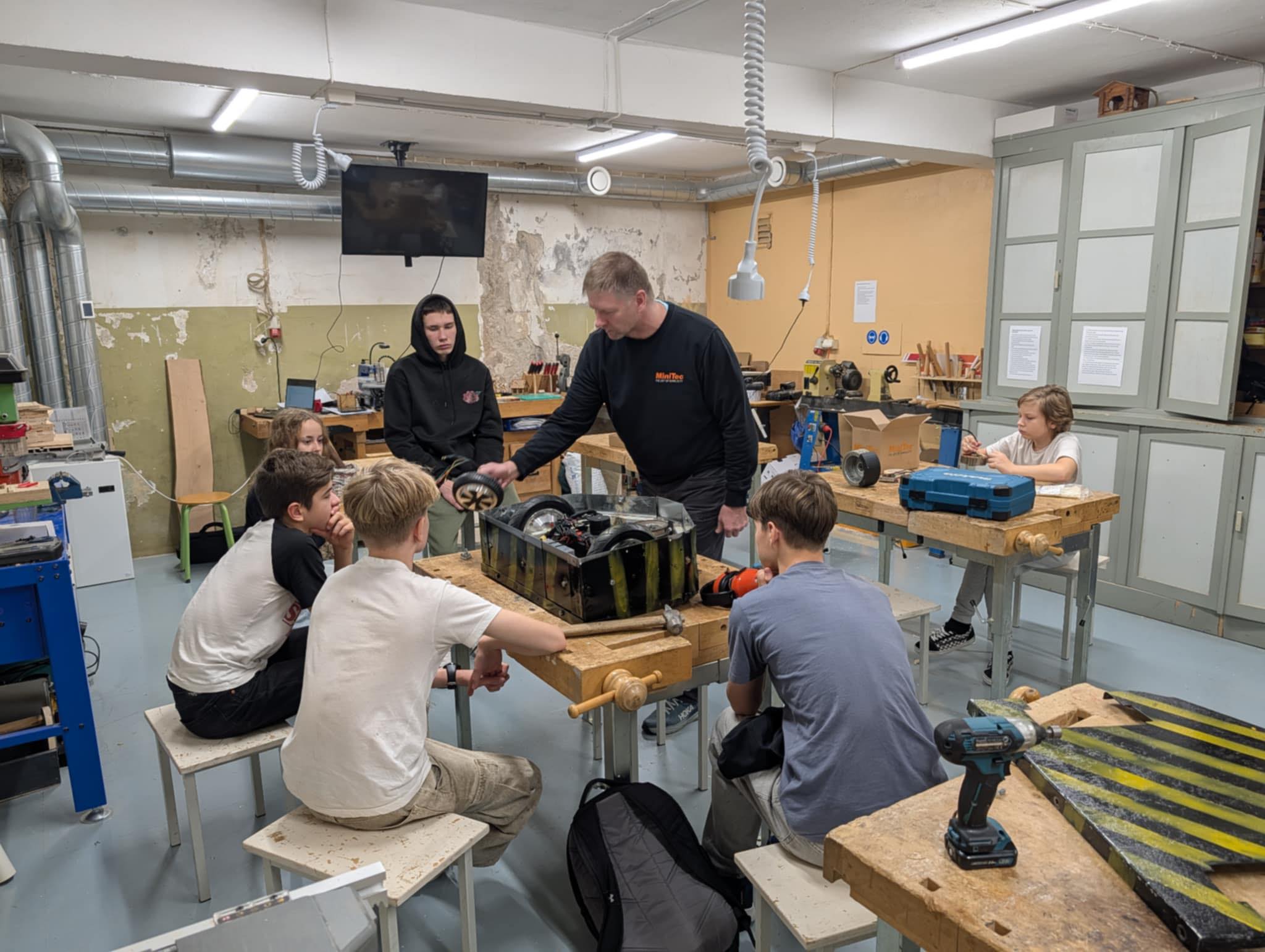 Lodijärve - 🤖 Aitäh, Jako Leidorp firmast Alas-kuul AS! 🛠️ Eile käis ...