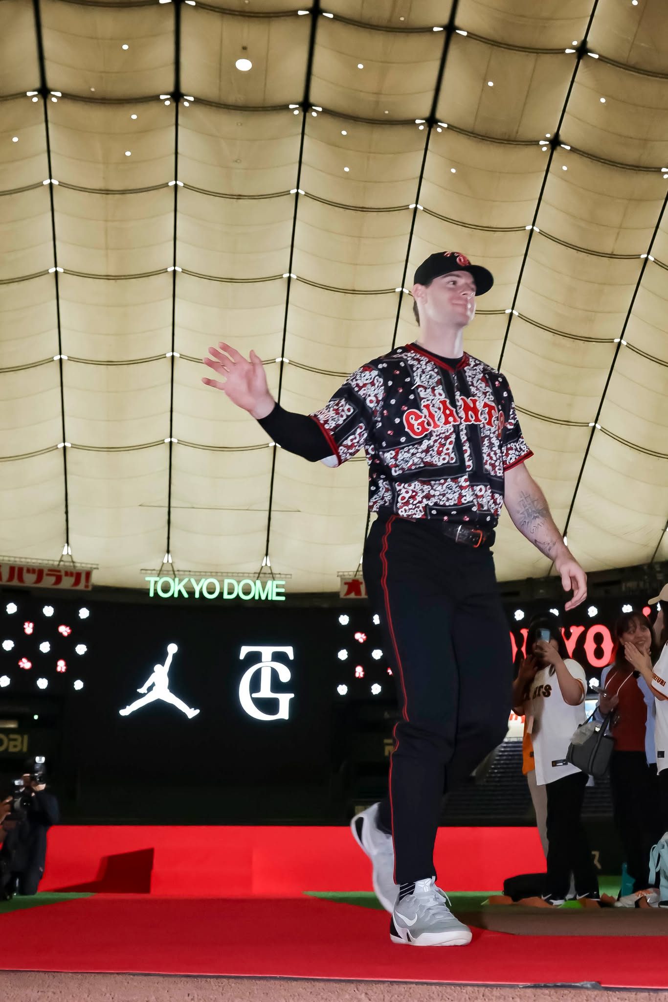 7/31～8/2のDeNA戦で「JORDAN BRAND」とコラボレーションし、チームが