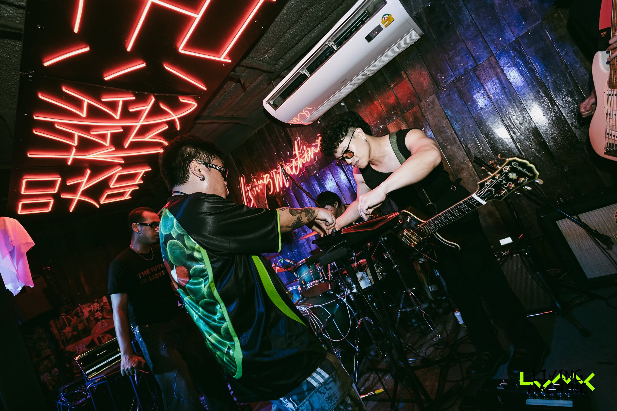 LVMC ,Living Machine... - LVMC ,Living Machine Bar & Break