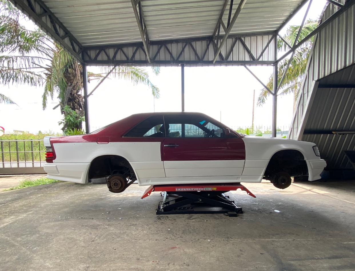 Mercedes Benz w124 Hammer wide body kit Engine E55