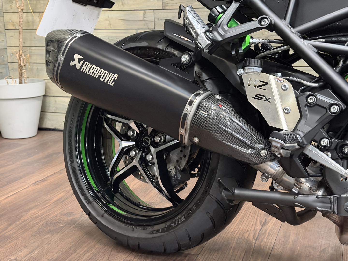 ゆひ JUST ARRIVED‼️ Kawasaki H2SX SE. 2020 '20' plate with just 5791