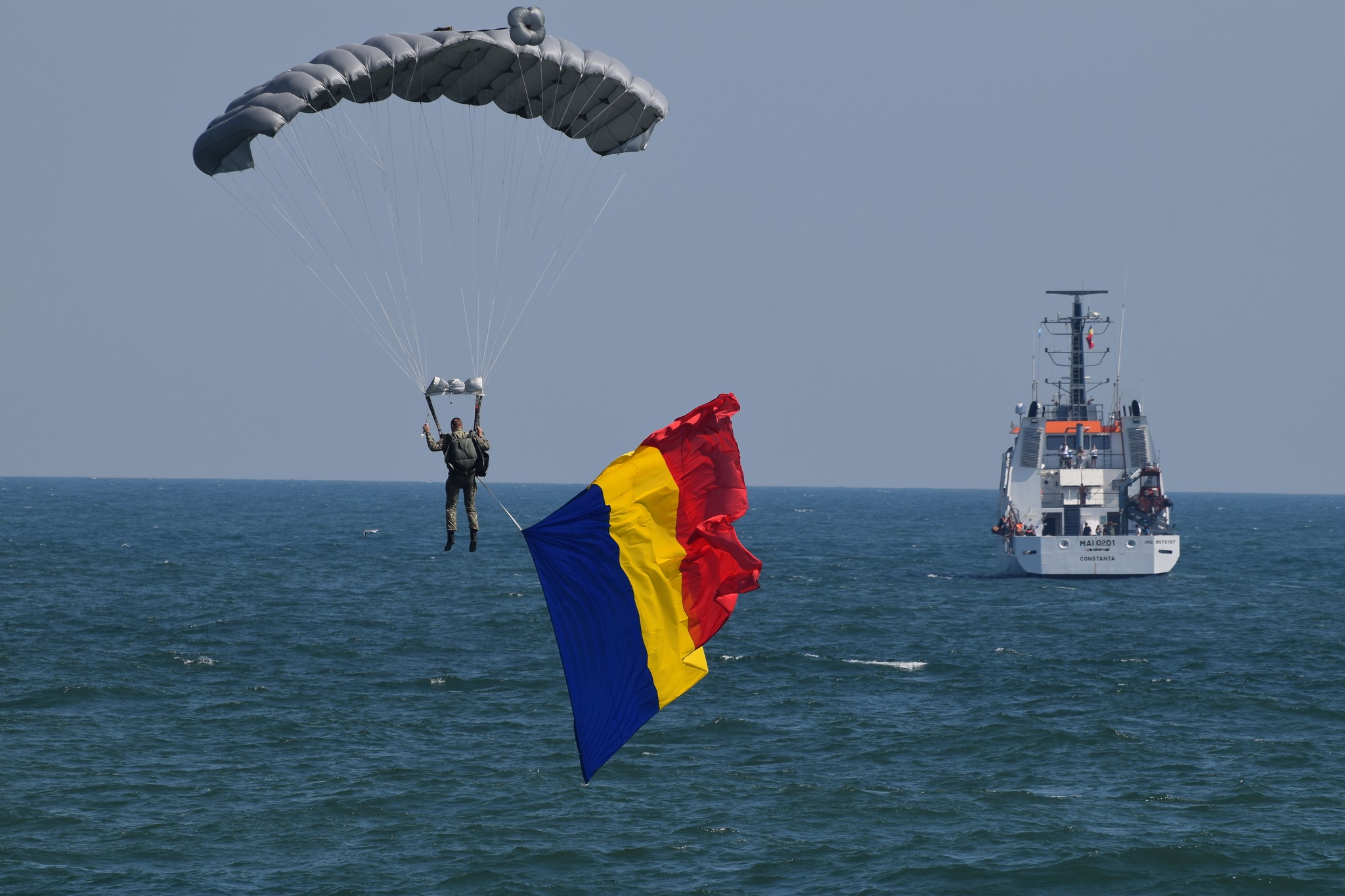 ZF: PIB-ul României va... - Monitorul Apărării și Securității | Facebook