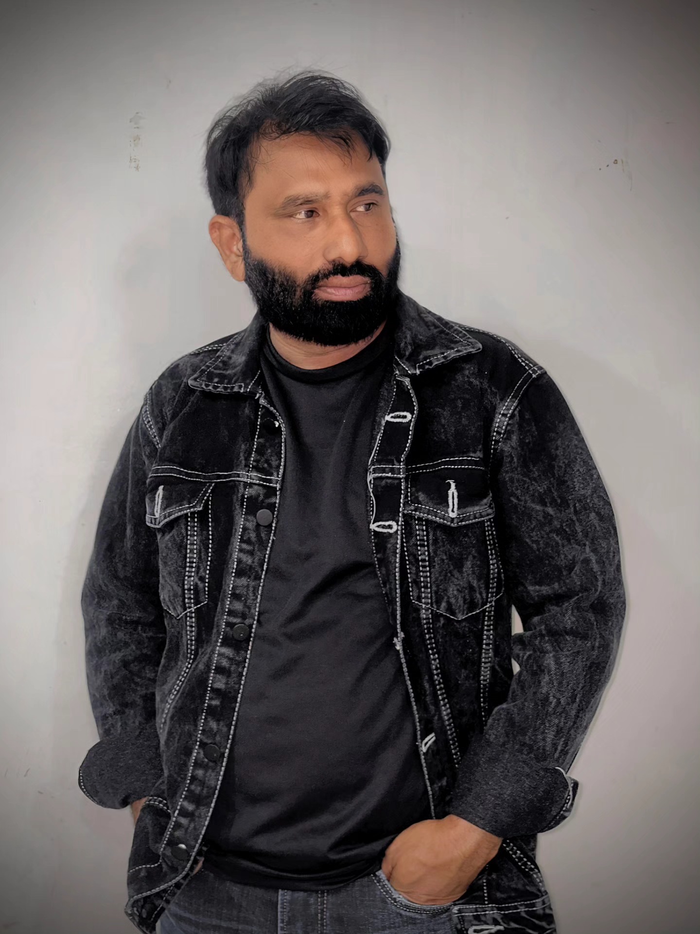 Pravin Ravat | Prantij