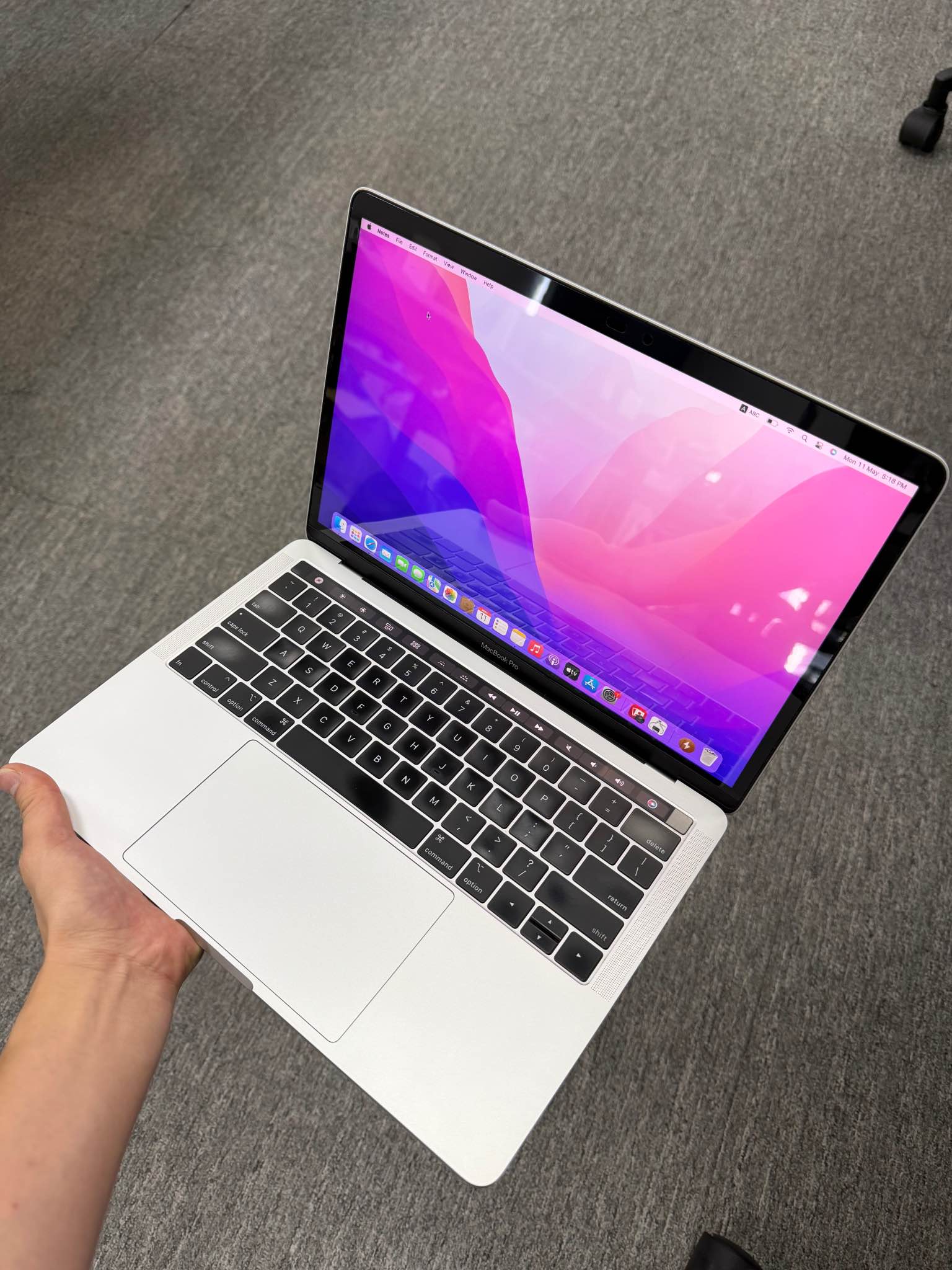 Macbook Pro 2019 touch bar Core i5 / Ram8G / SSD128G 13.3inch 